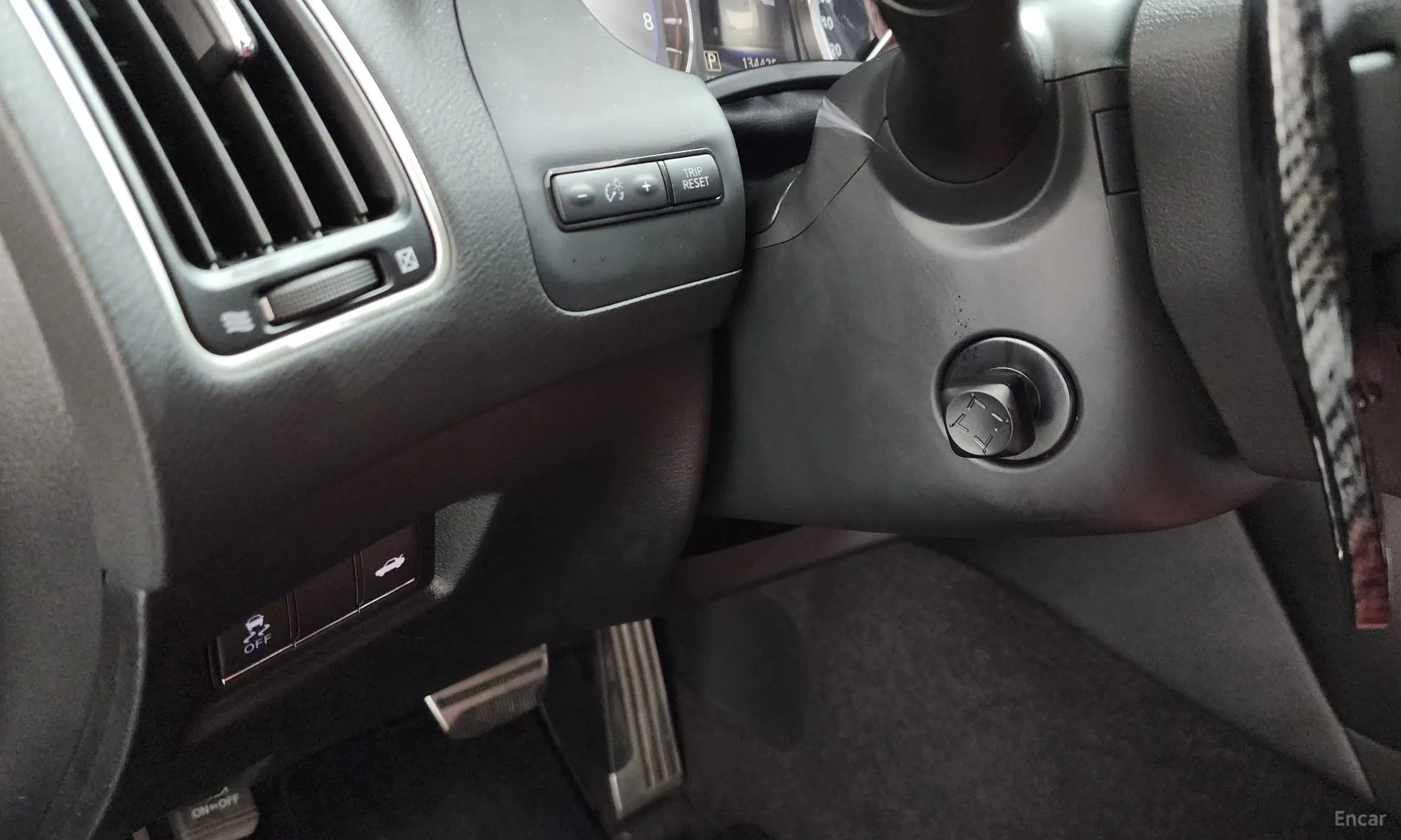 Infiniti Q60 (CV37) превью 15