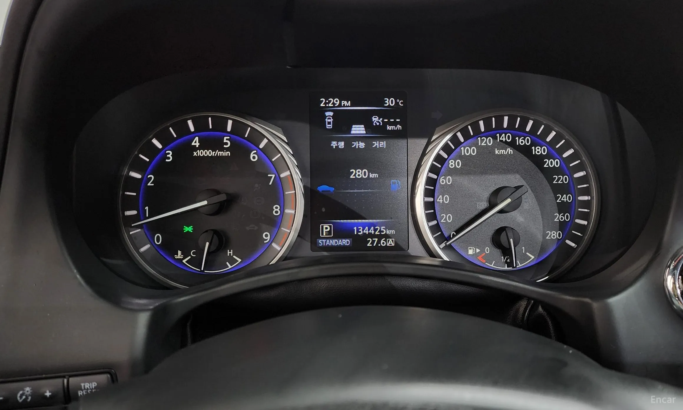 Infiniti Q60 (CV37) превью 8