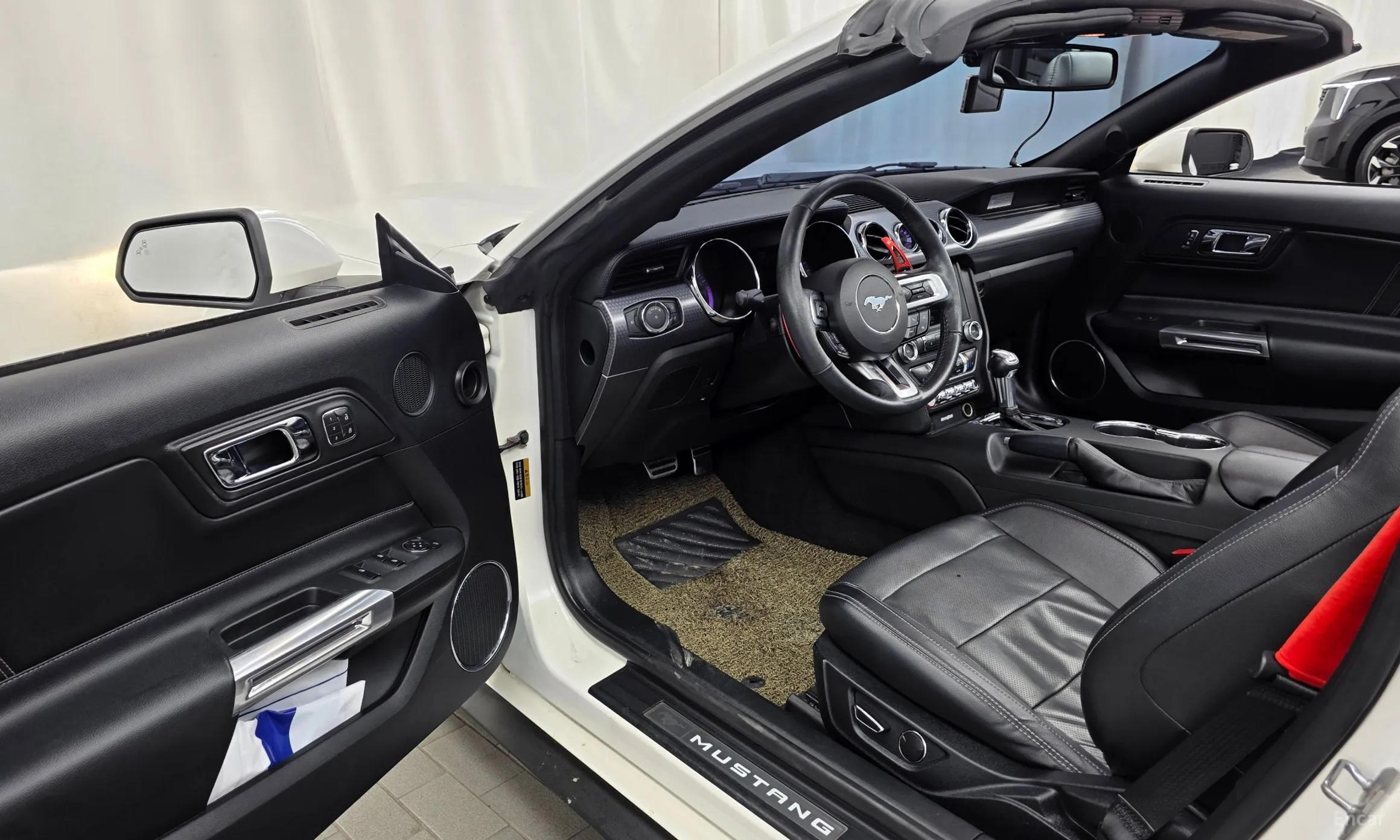 Ford Mustang превью 10