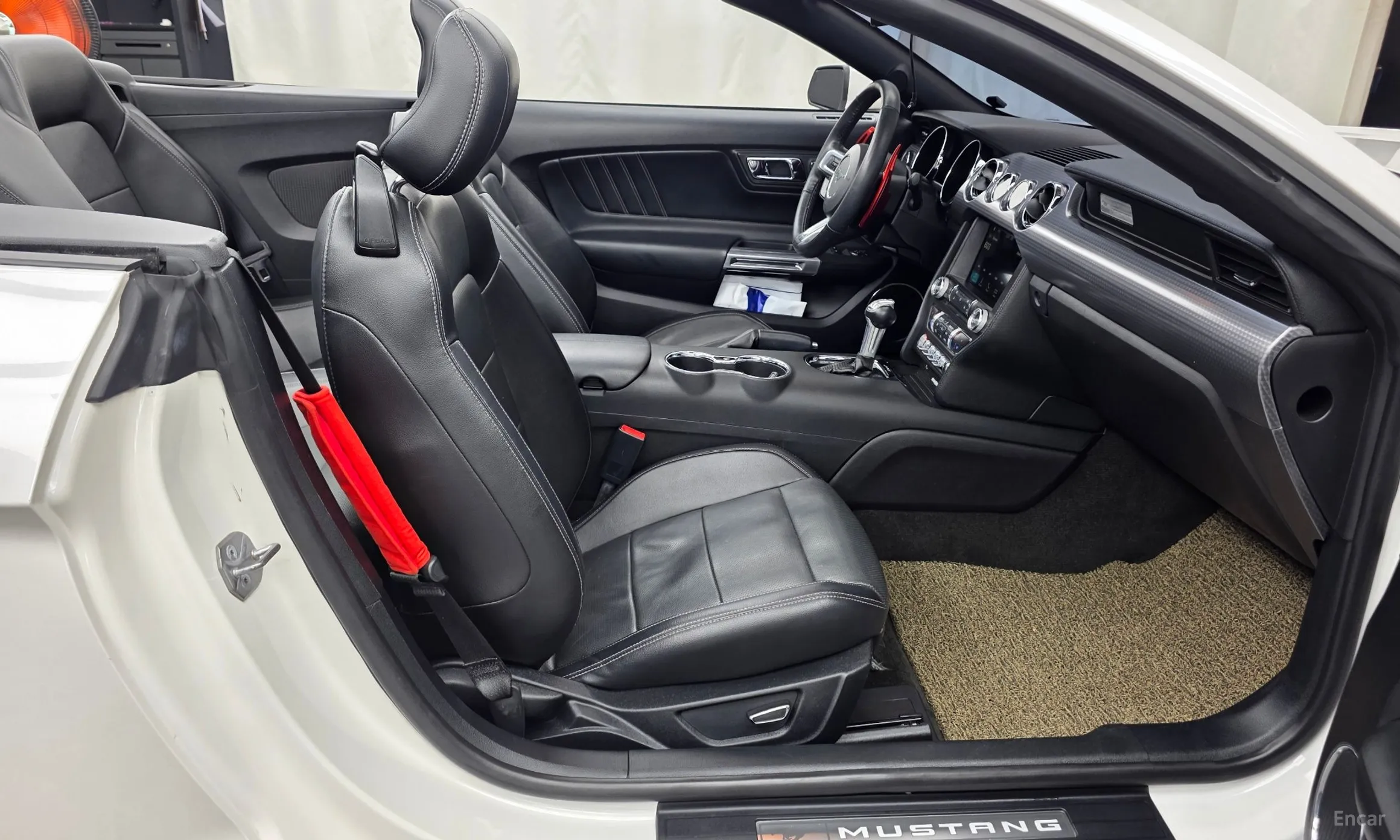 Ford Mustang превью 11
