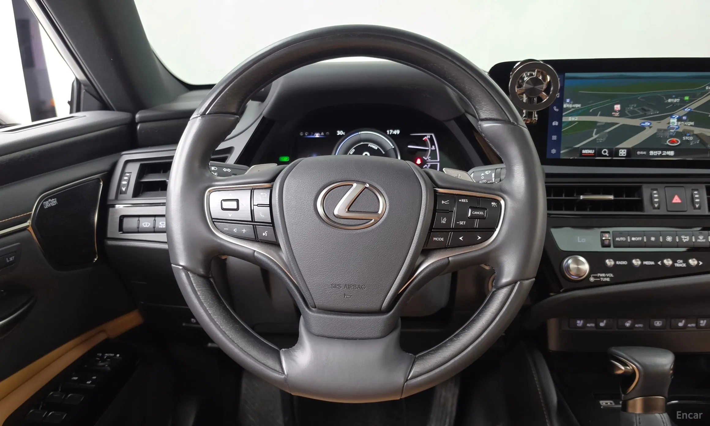 Lexus ES300h 7th Generation превью 13