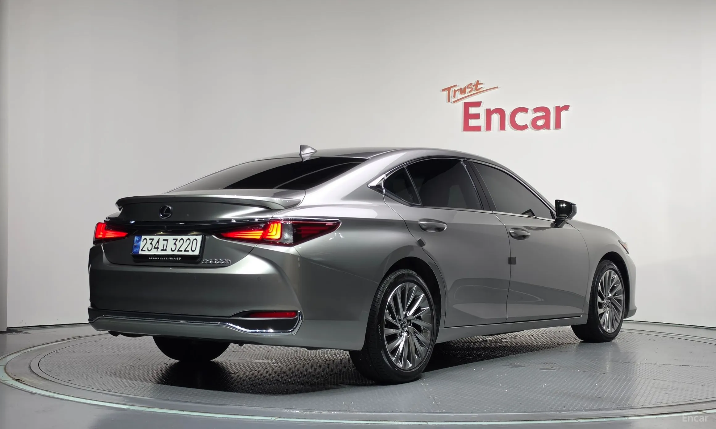 Lexus ES300h 7th Generation