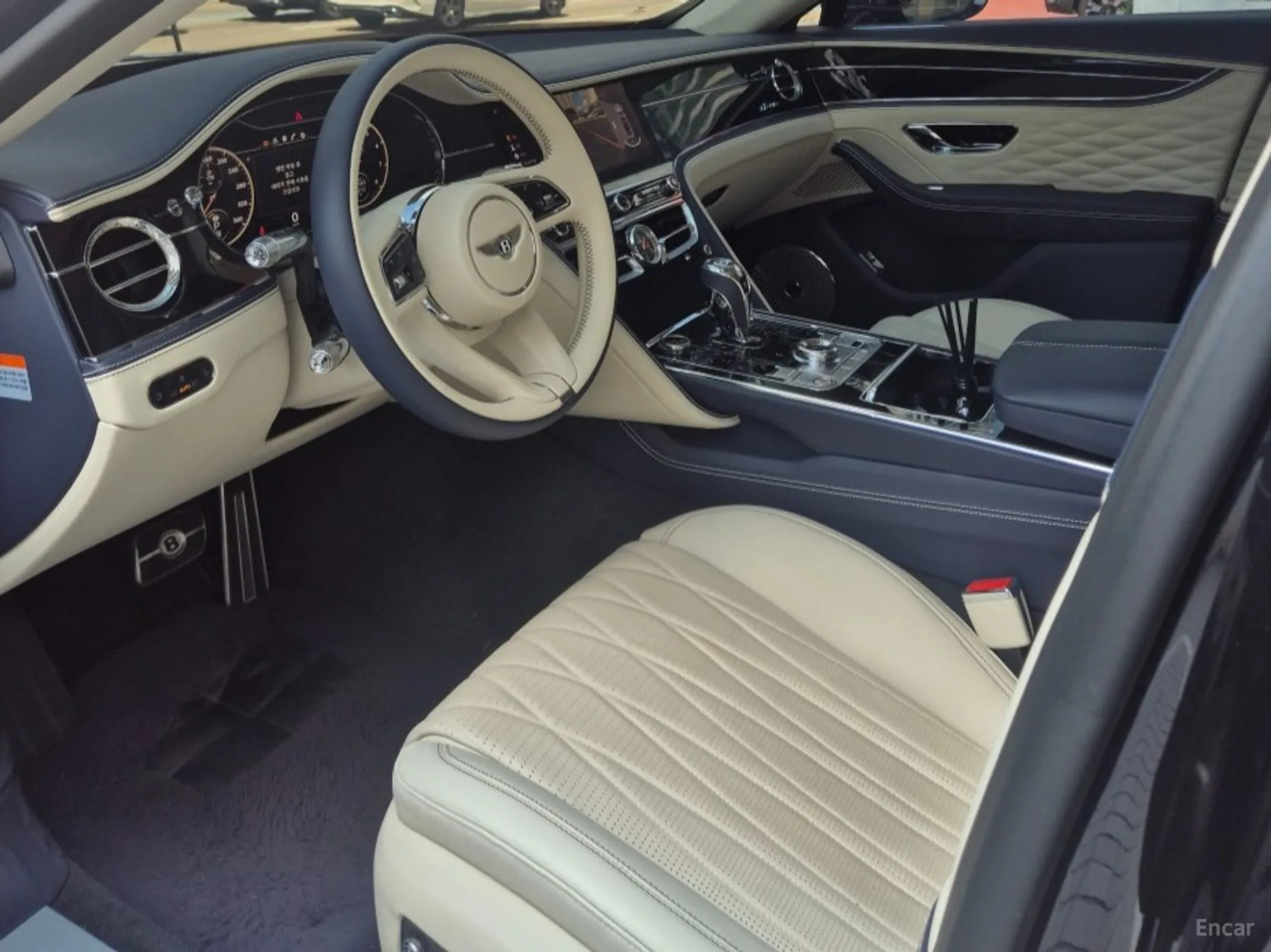 Bentley Flying Spur 3rd Generation превью 6