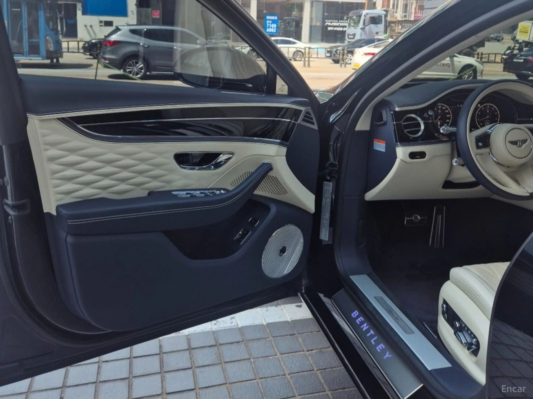 Bentley Flying Spur 3rd Generation превью 7