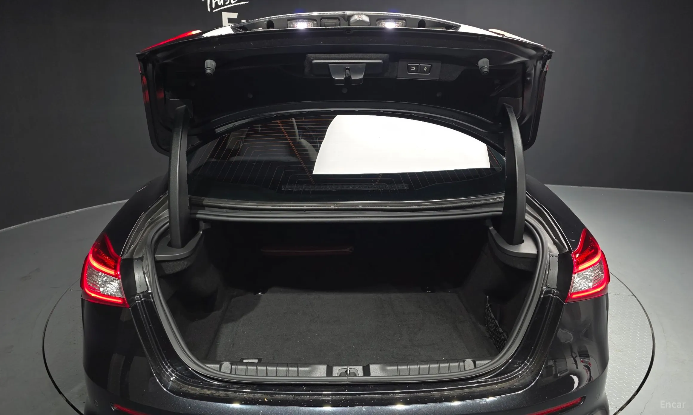 Maserati Ghibli превью 20