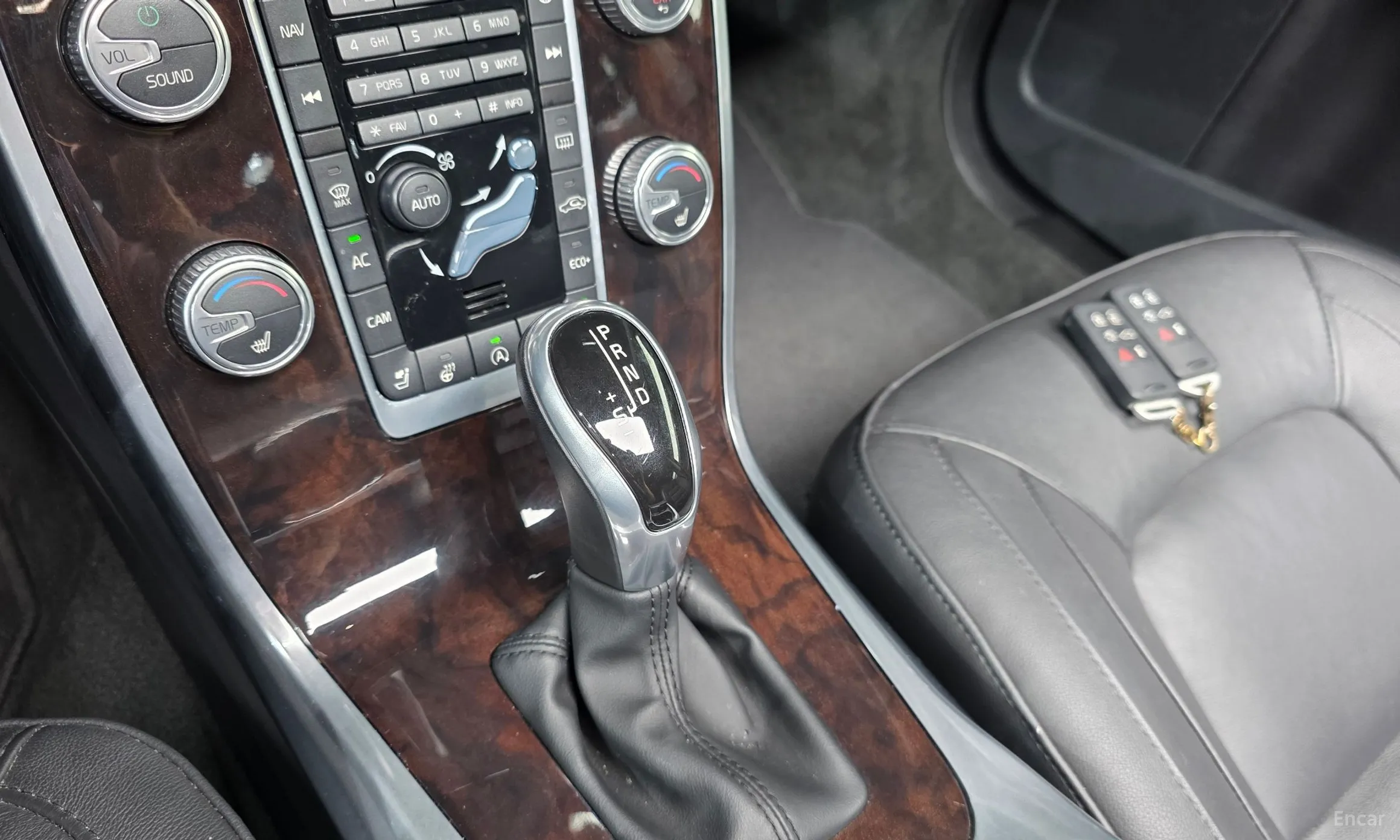 Volvo S80 превью 9