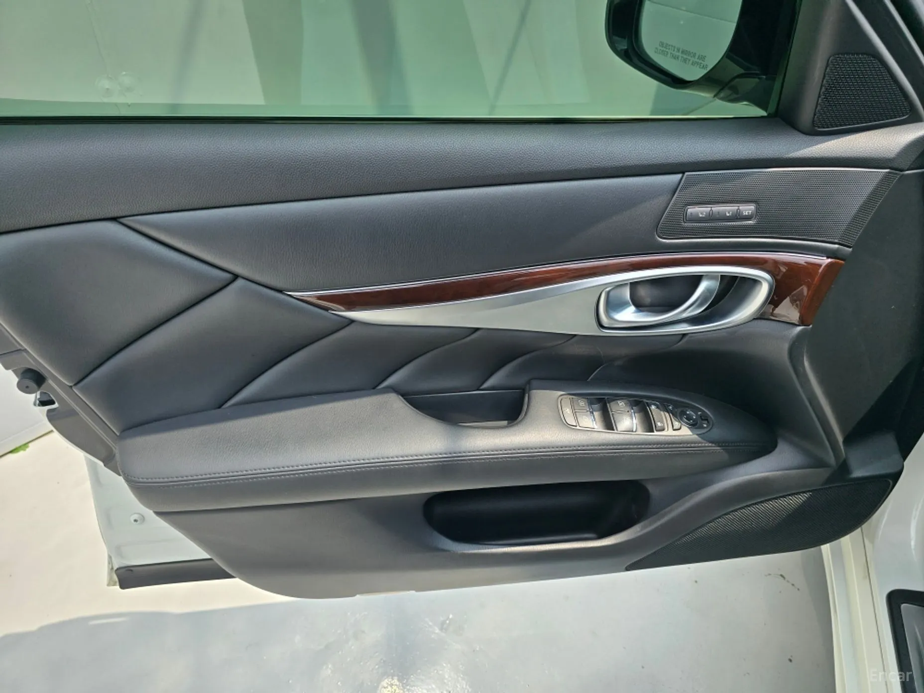 Infiniti Q70 превью 15