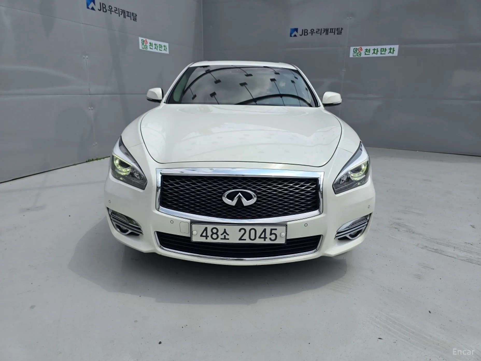 Infiniti Q70