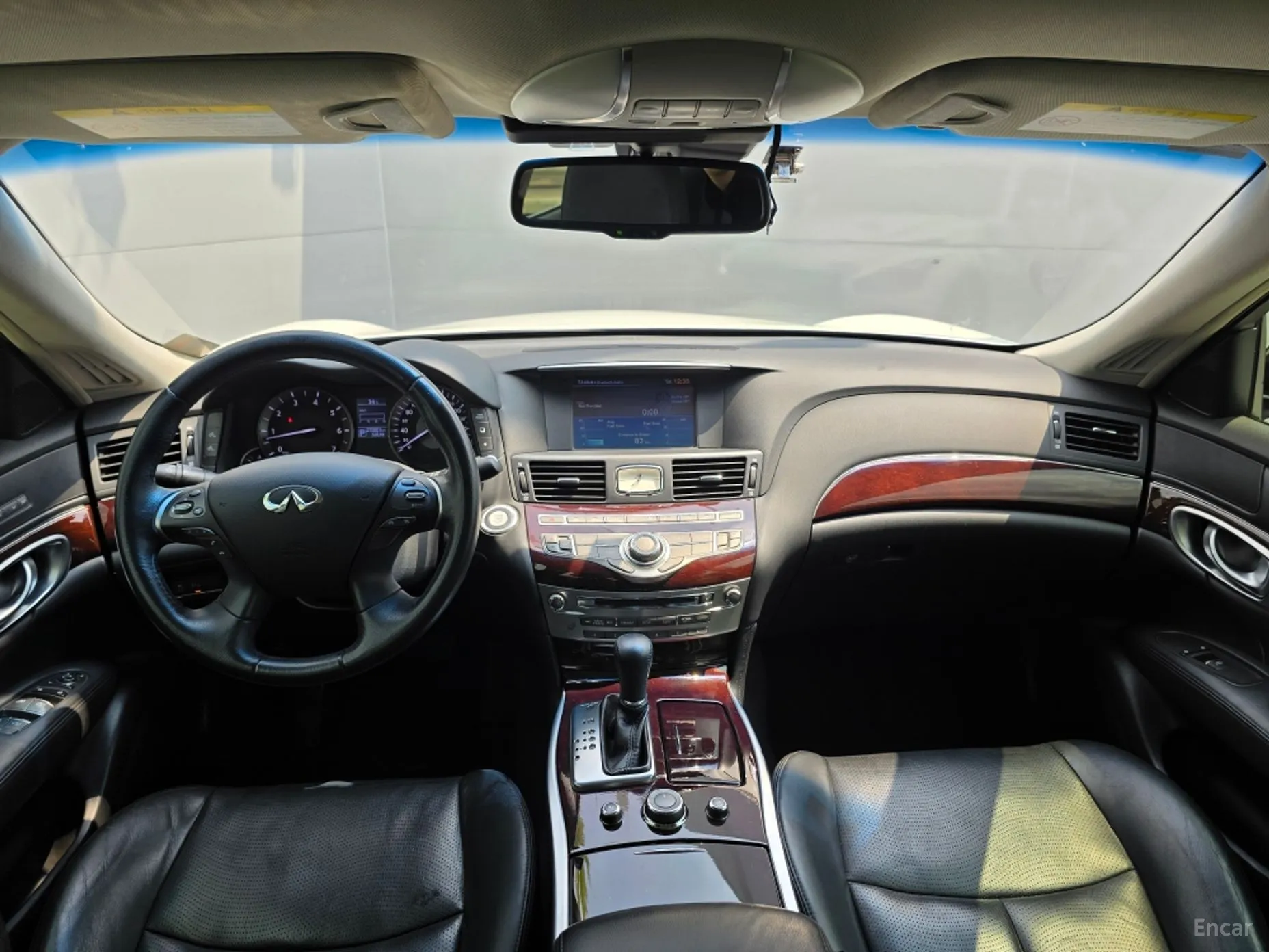 Infiniti Q70 превью 5