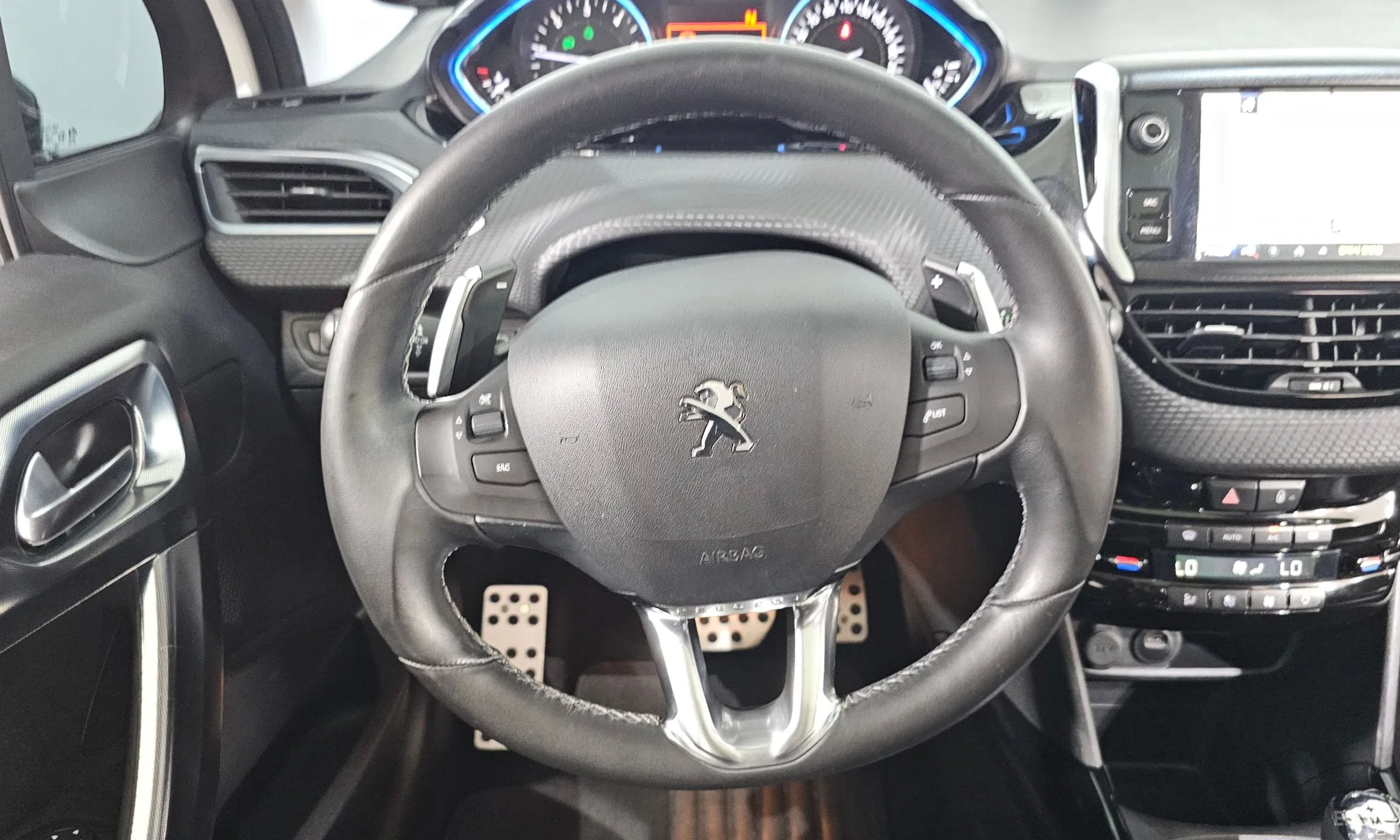 Peugeot 2008. превью 13