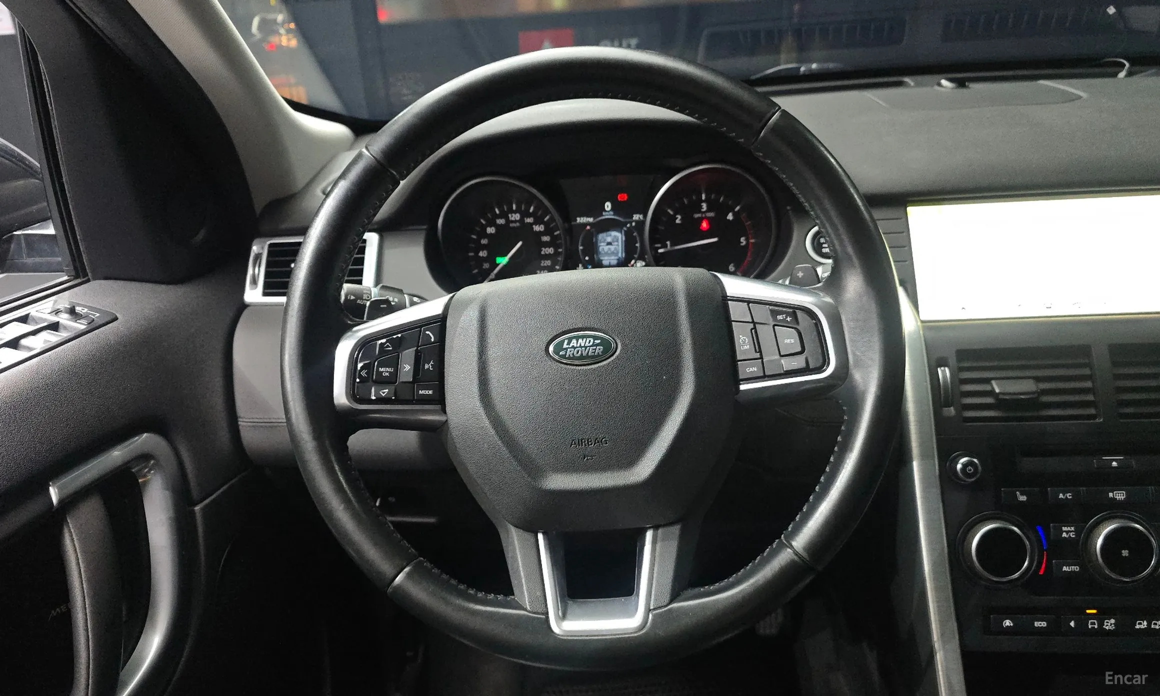 Land Rover Discovery Sports превью 13