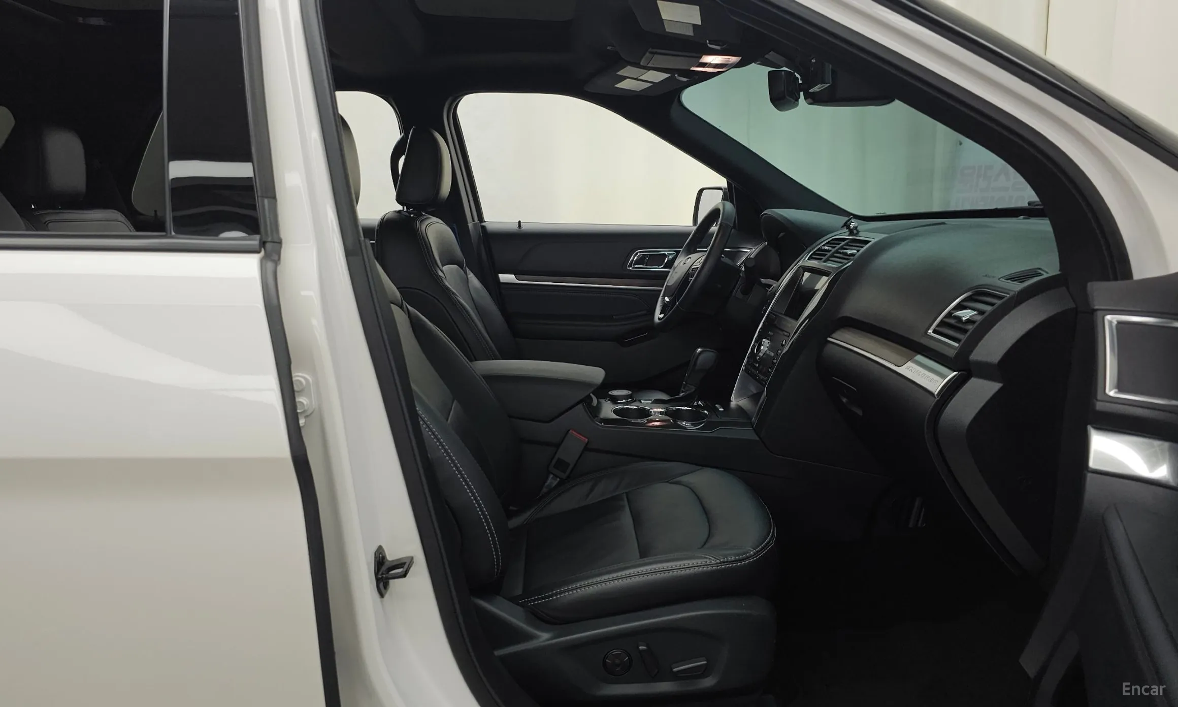 Ford Explorer превью 11