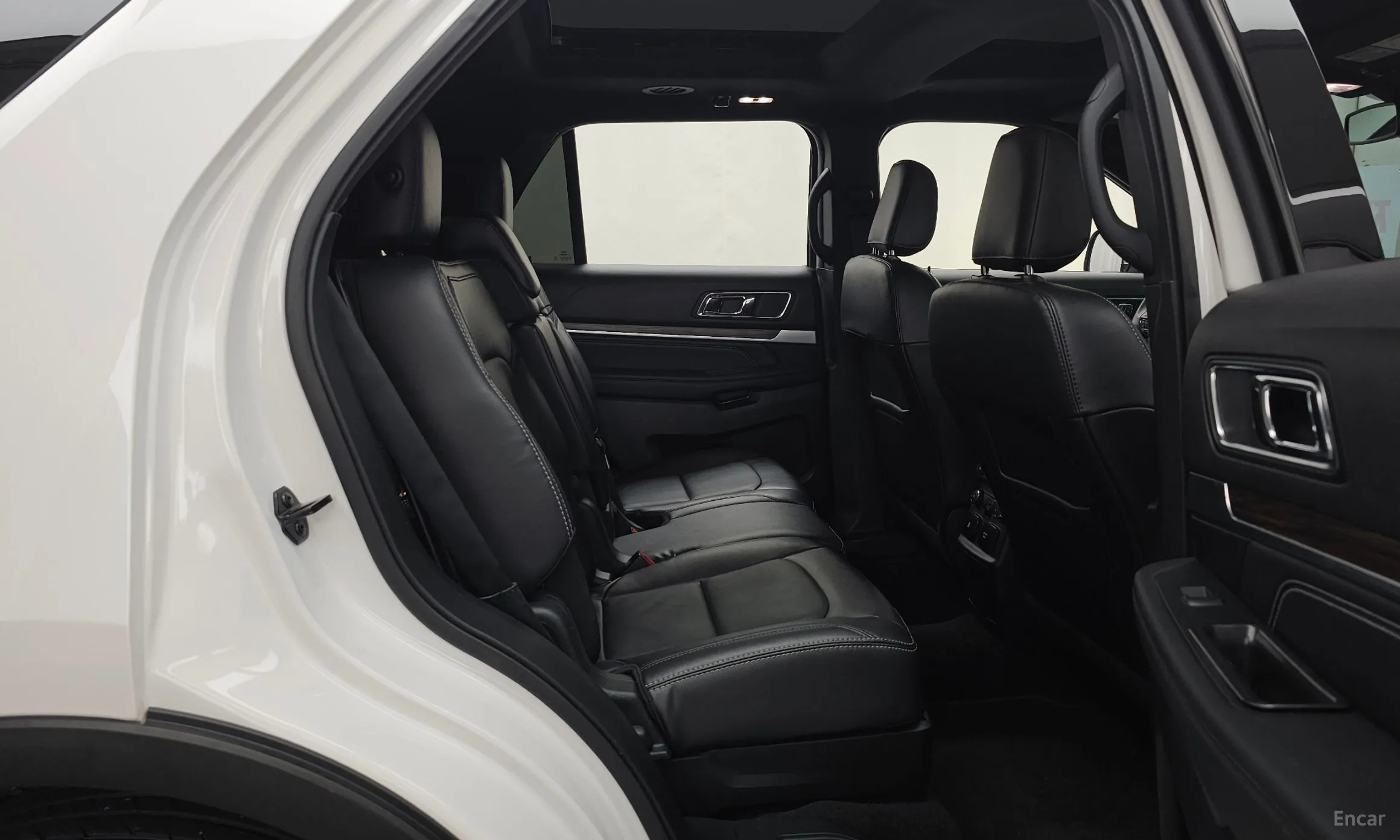 Ford Explorer превью 12