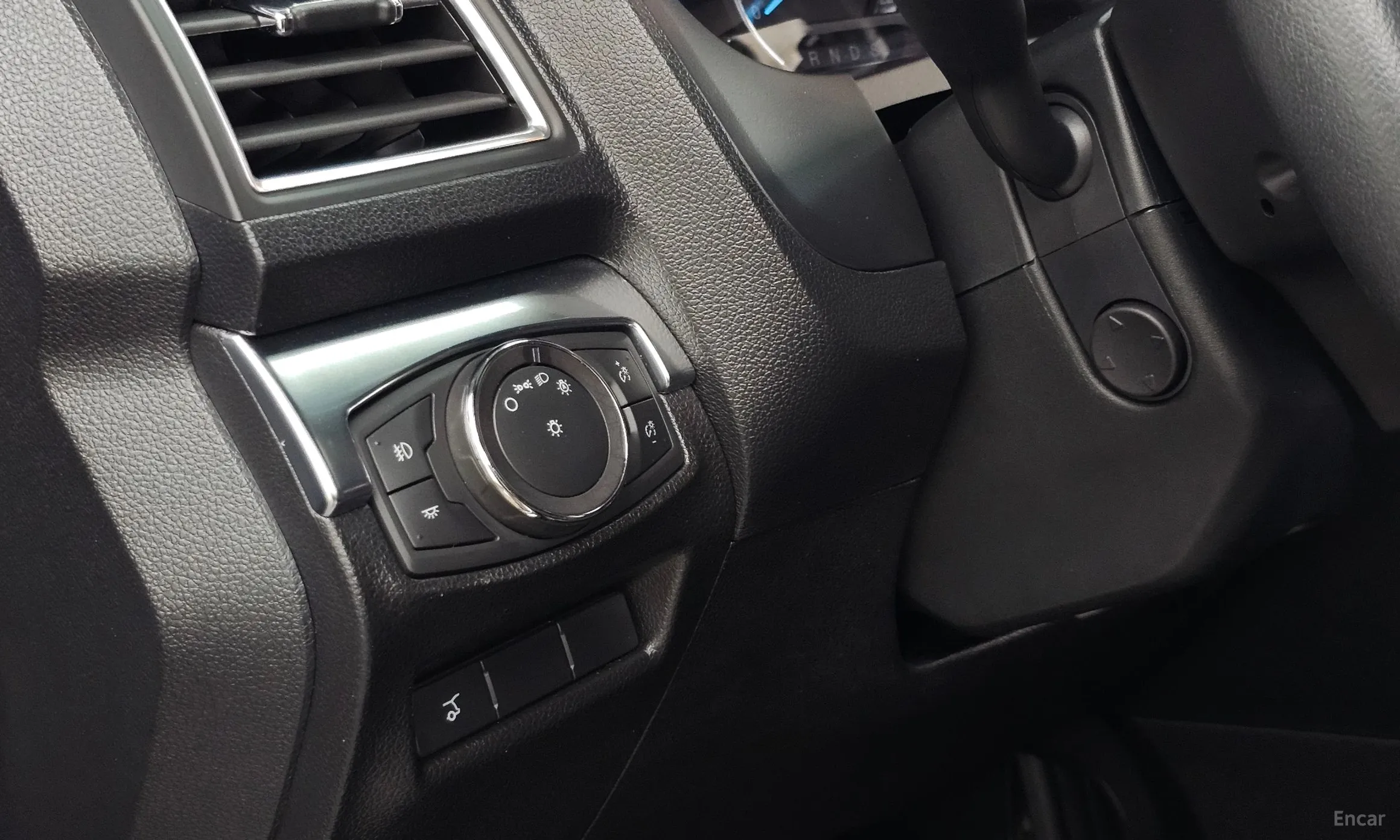 Ford Explorer превью 19