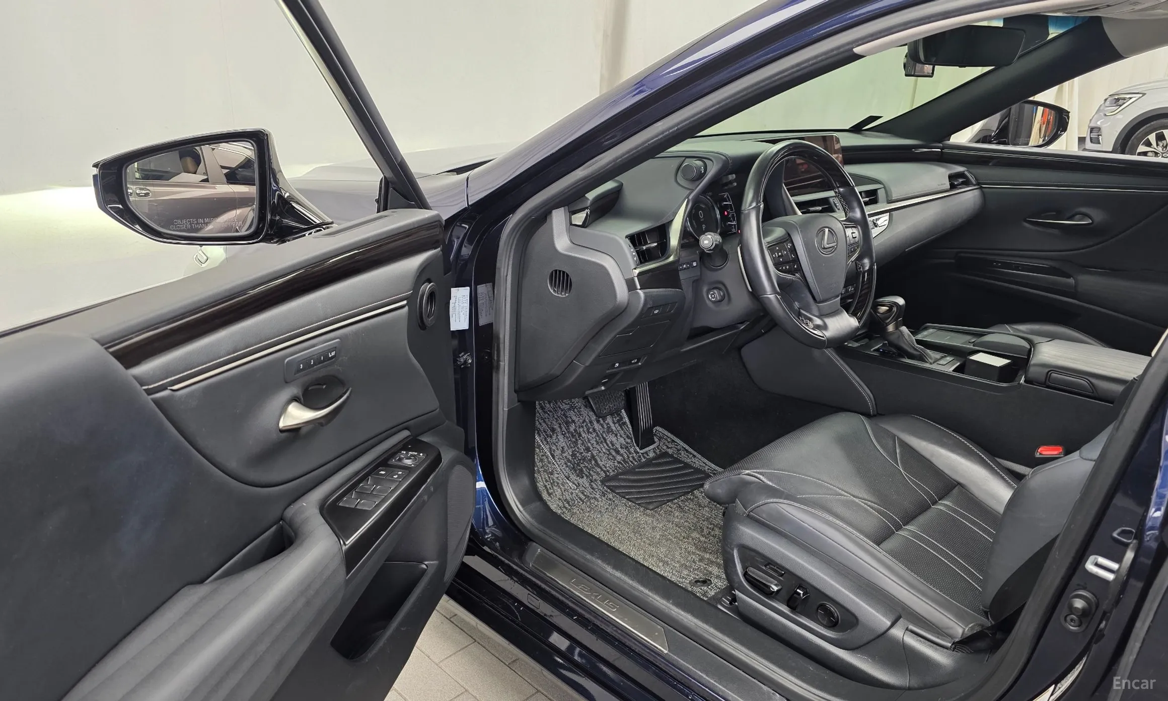 Lexus ES300h 7th Generation превью 10