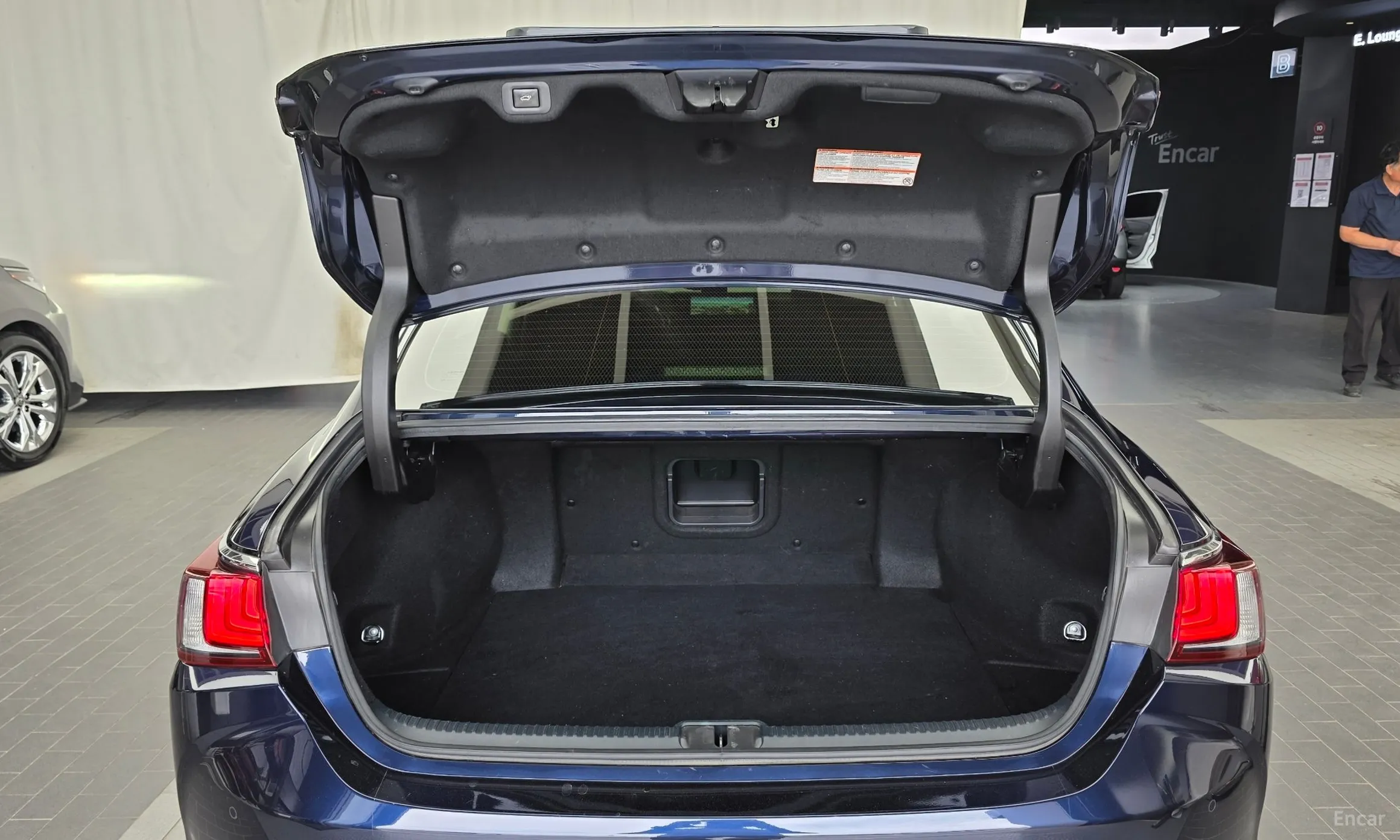 Lexus ES300h 7th Generation превью 20