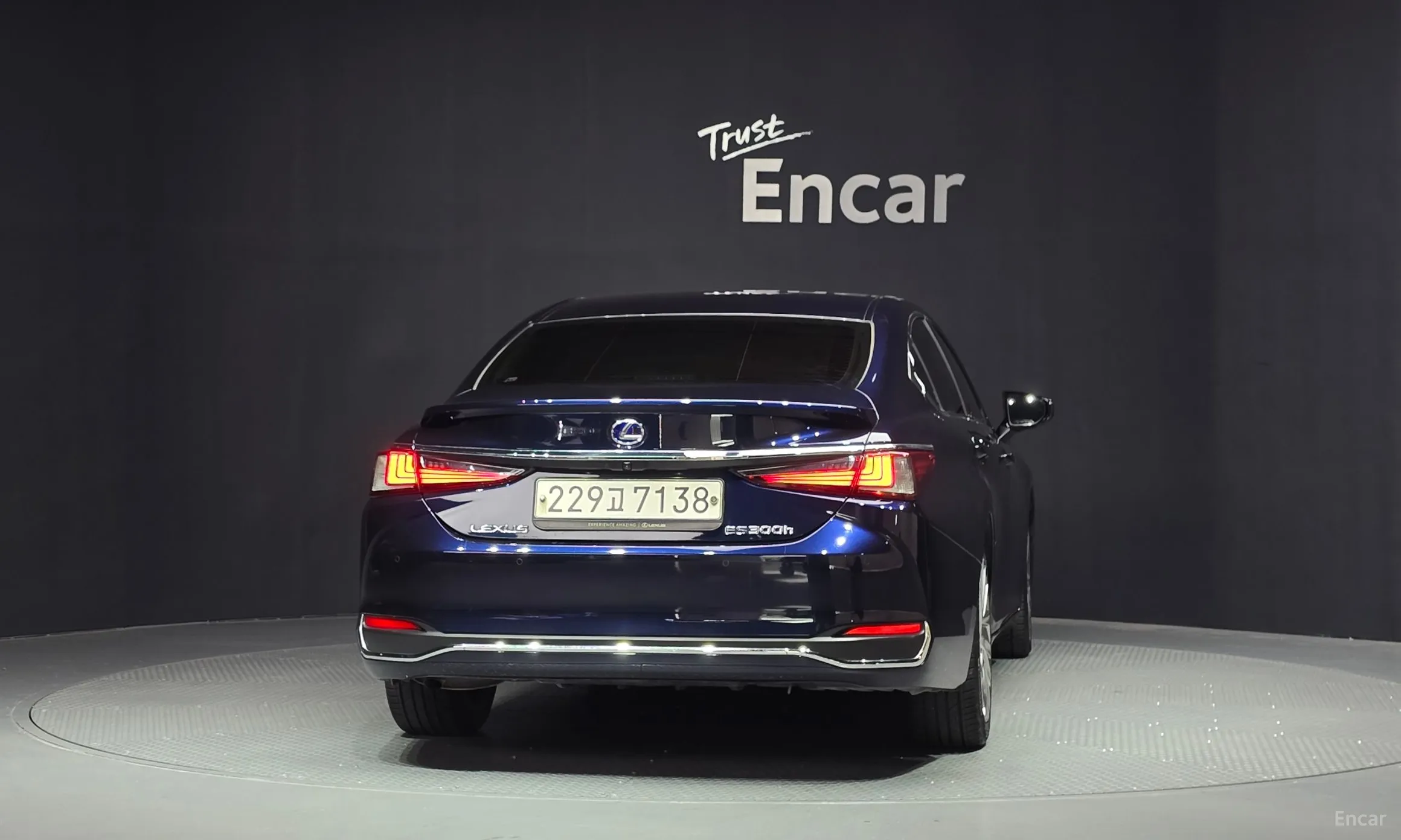 Lexus ES300h 7th Generation превью 4