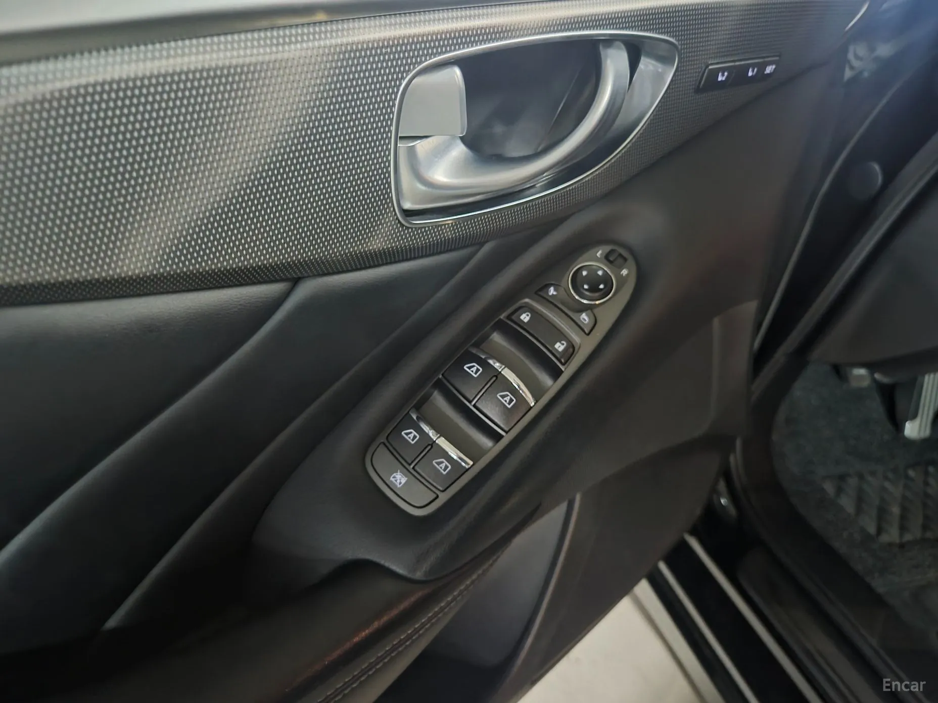 Infiniti Q50 превью 14