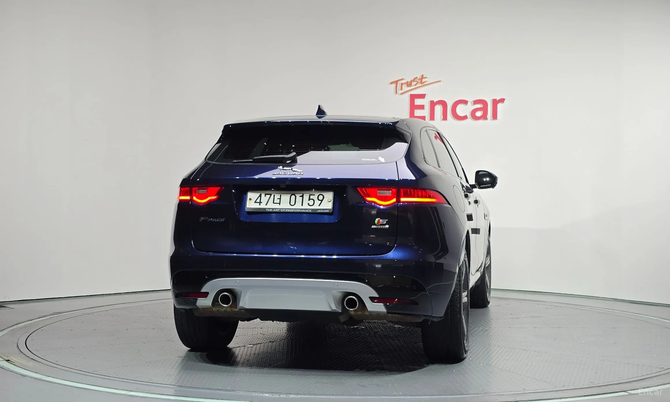 Jaguar F-PACE превью 4