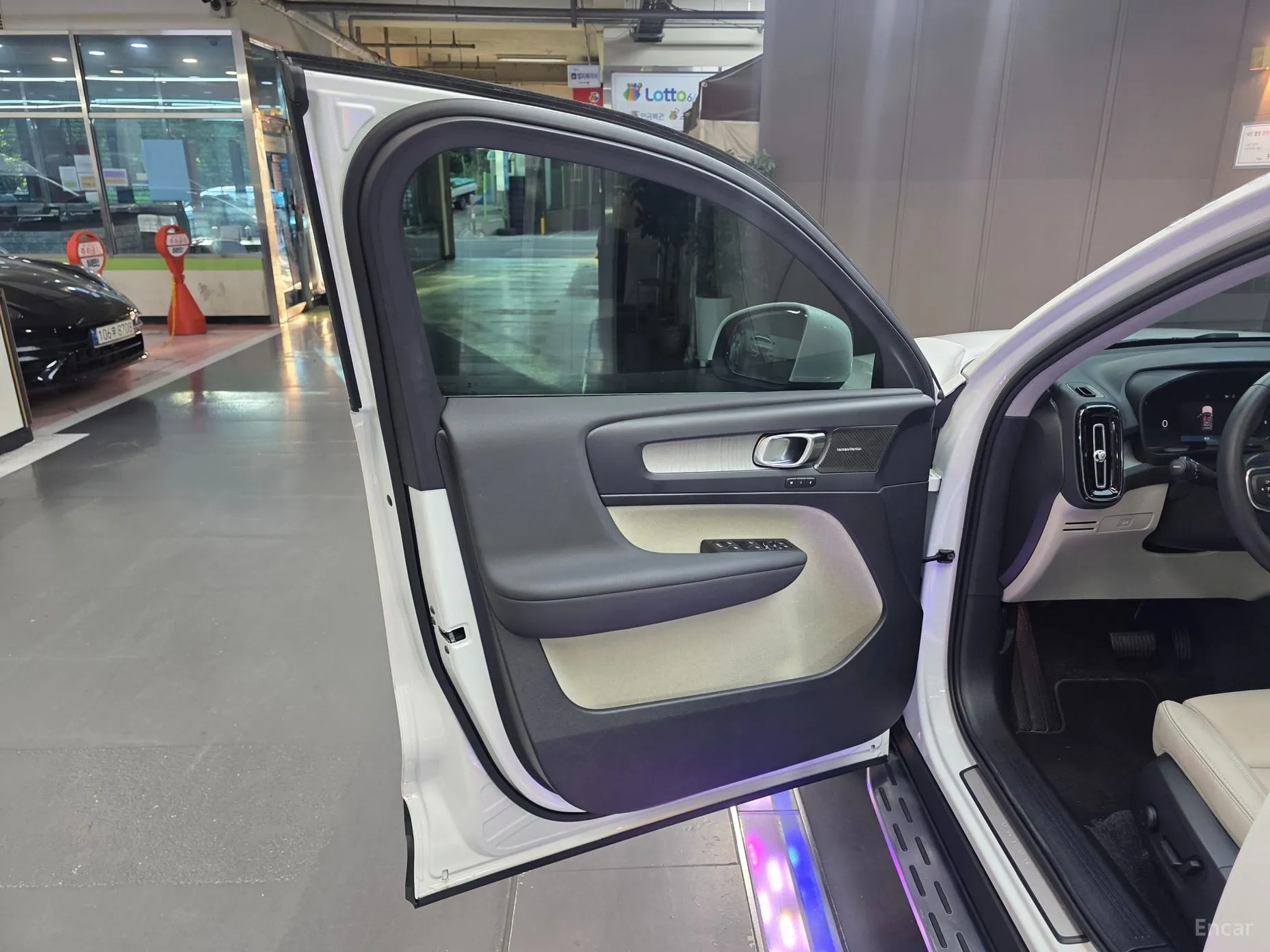 Volvo XC40 превью 12