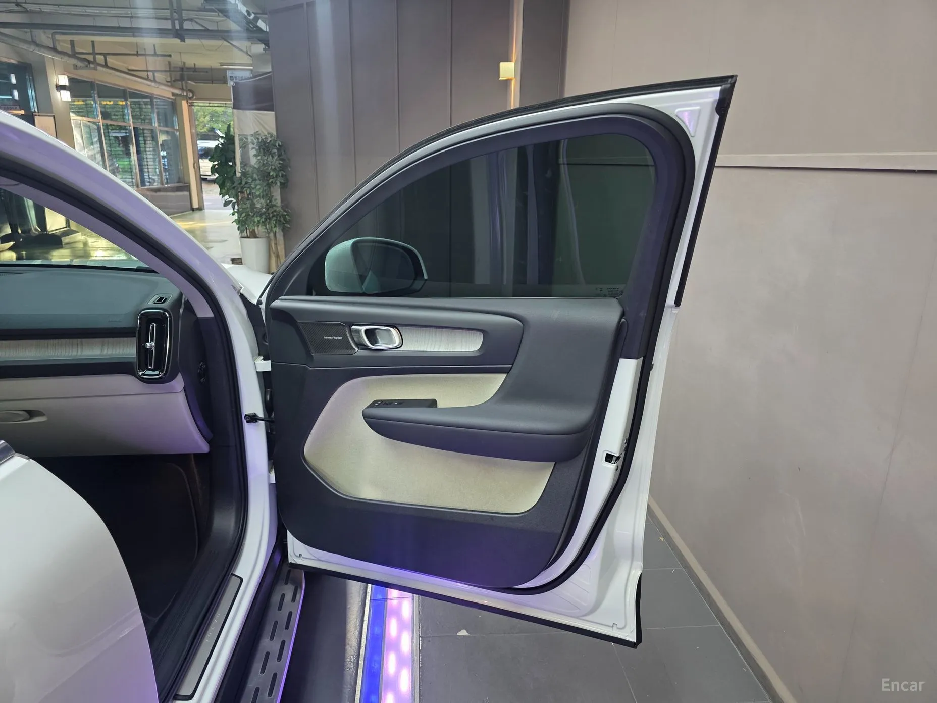 Volvo XC40 превью 13