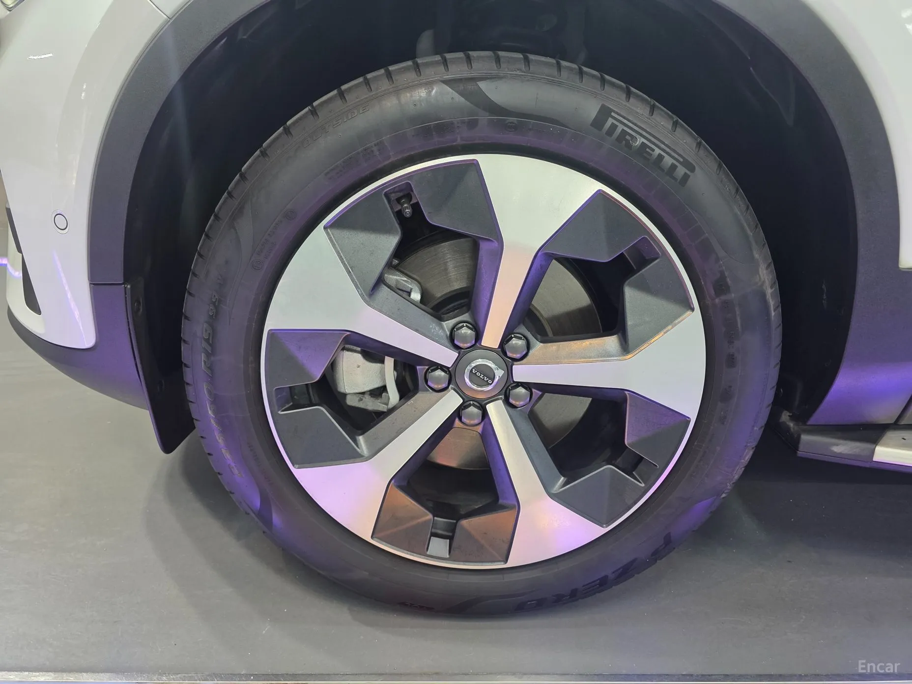 Volvo XC40 превью 5
