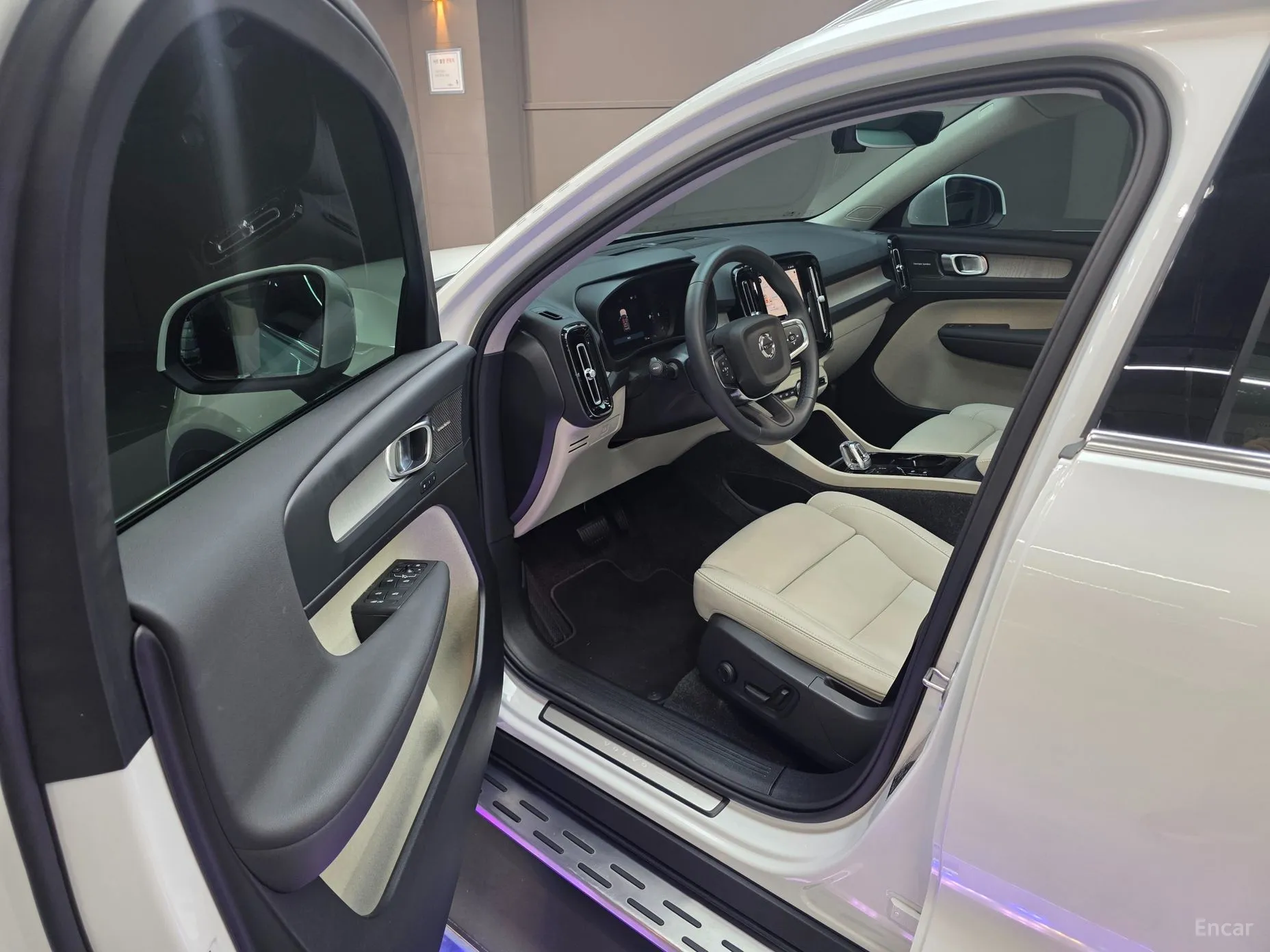 Volvo XC40 превью 7