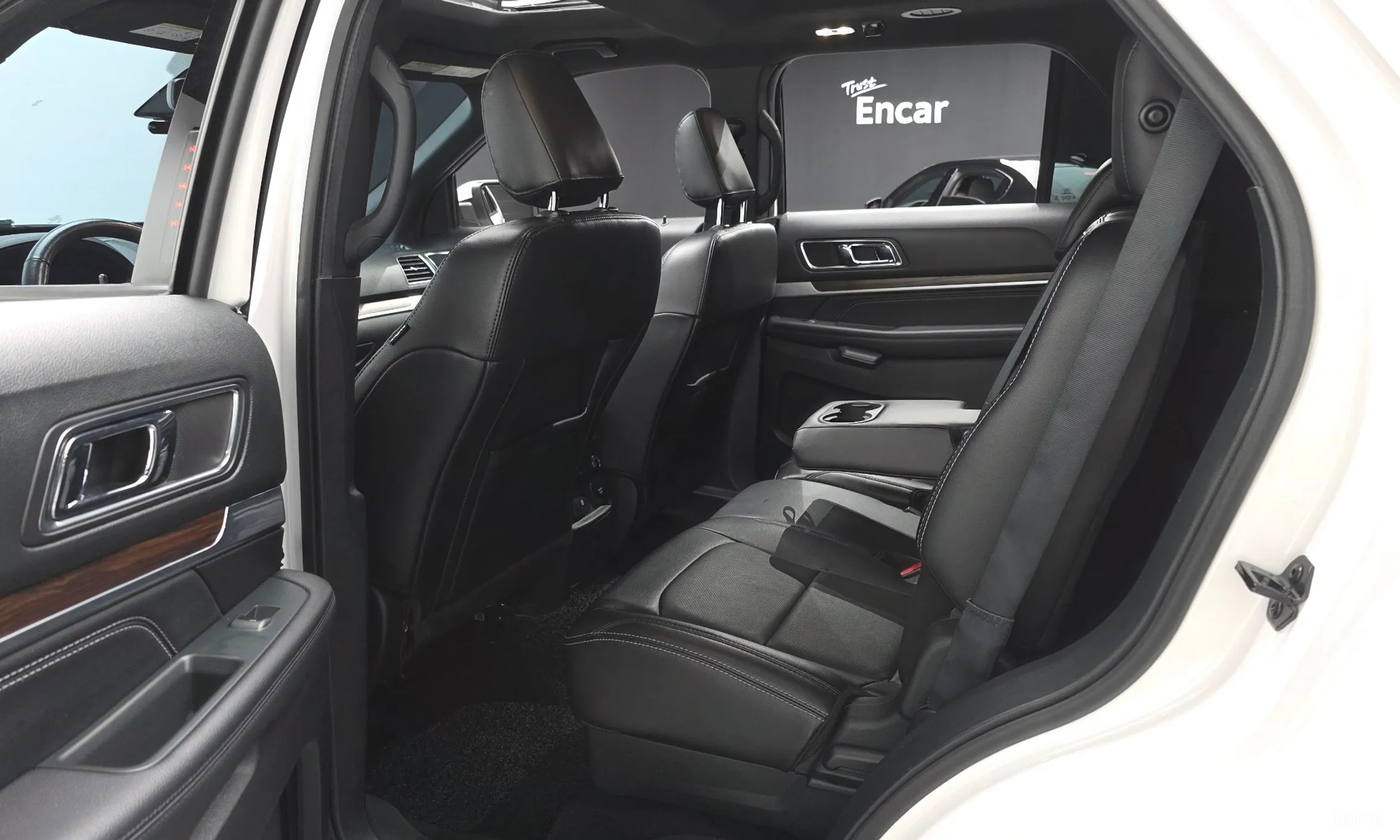 Ford Explorer превью 11