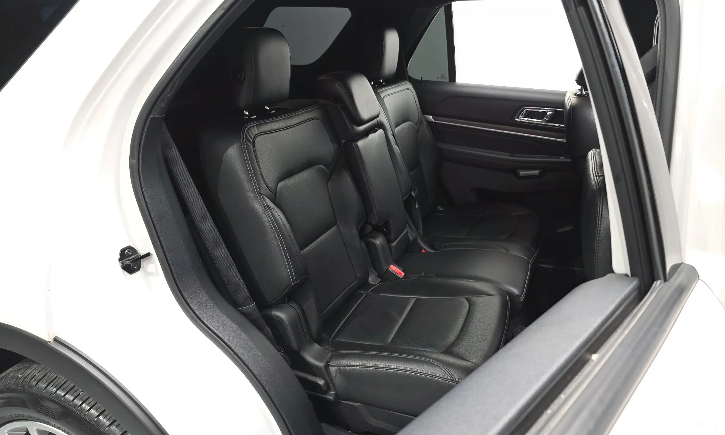 Ford Explorer превью 12