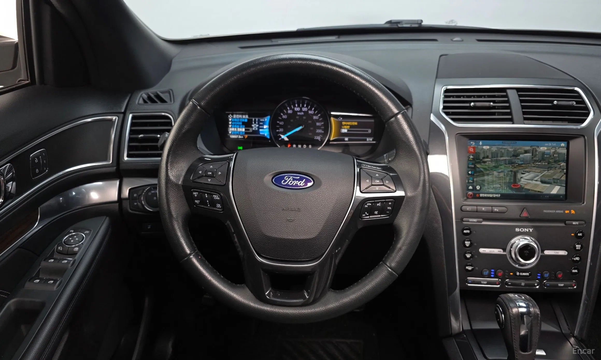 Ford Explorer превью 14