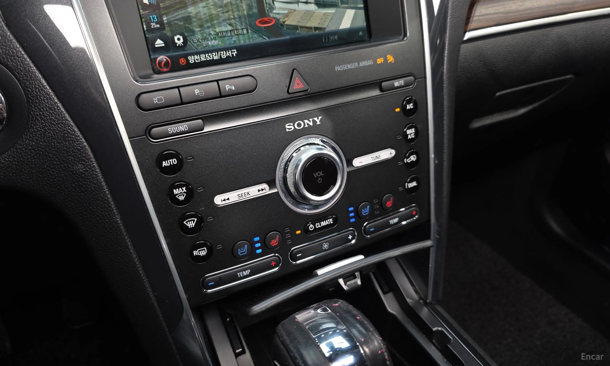 Ford Explorer превью 17
