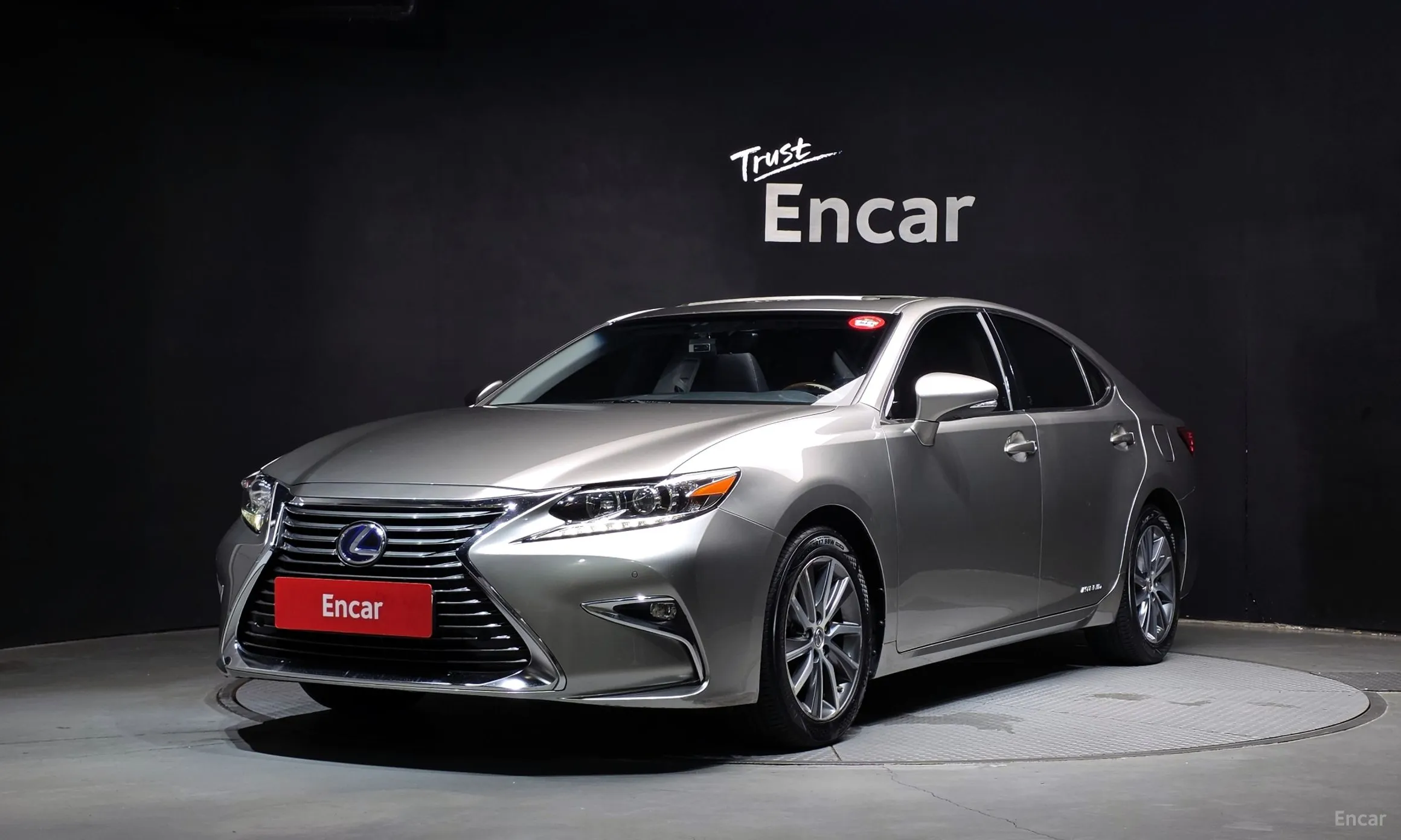 Lexus New ES300h