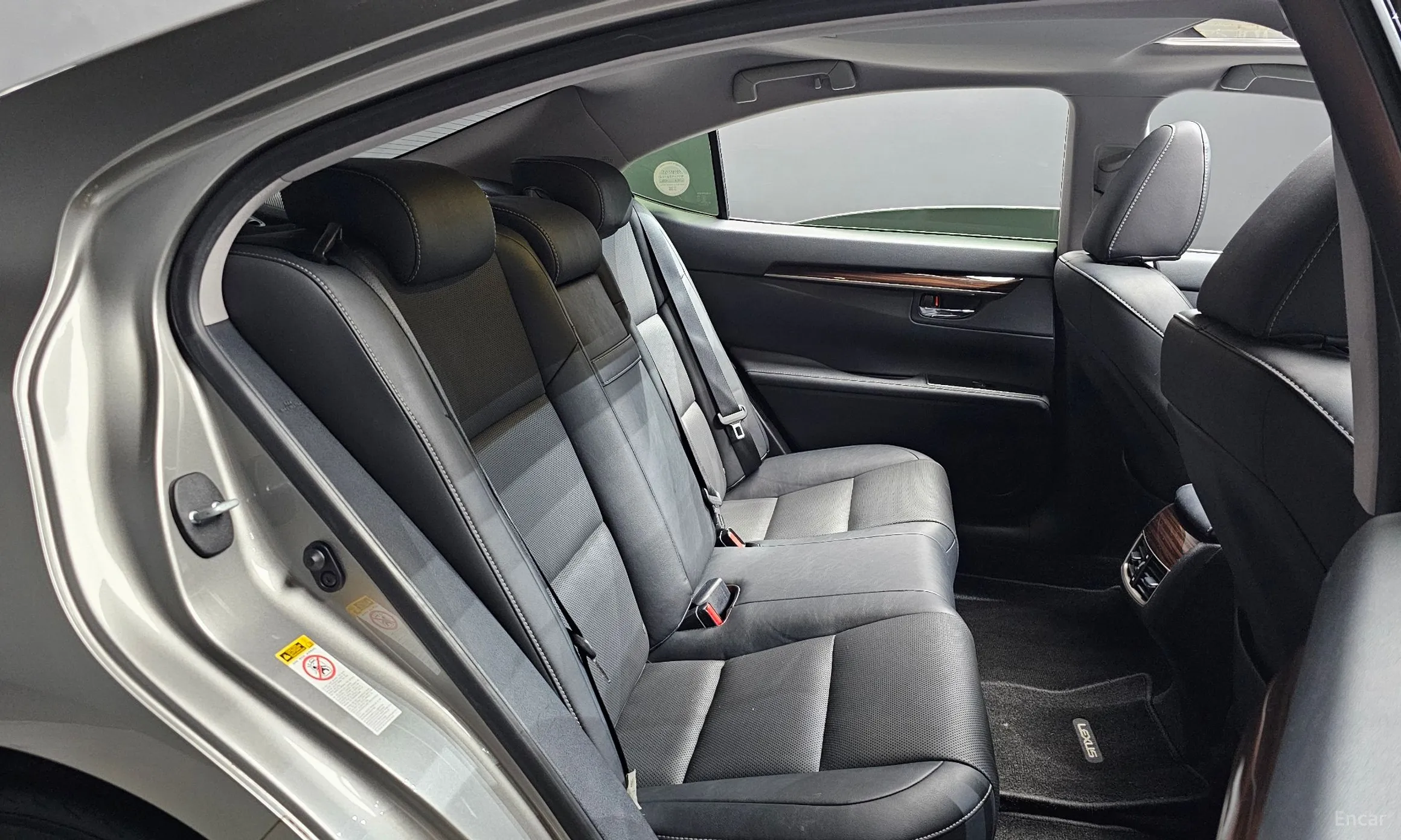 Lexus New ES300h превью 11