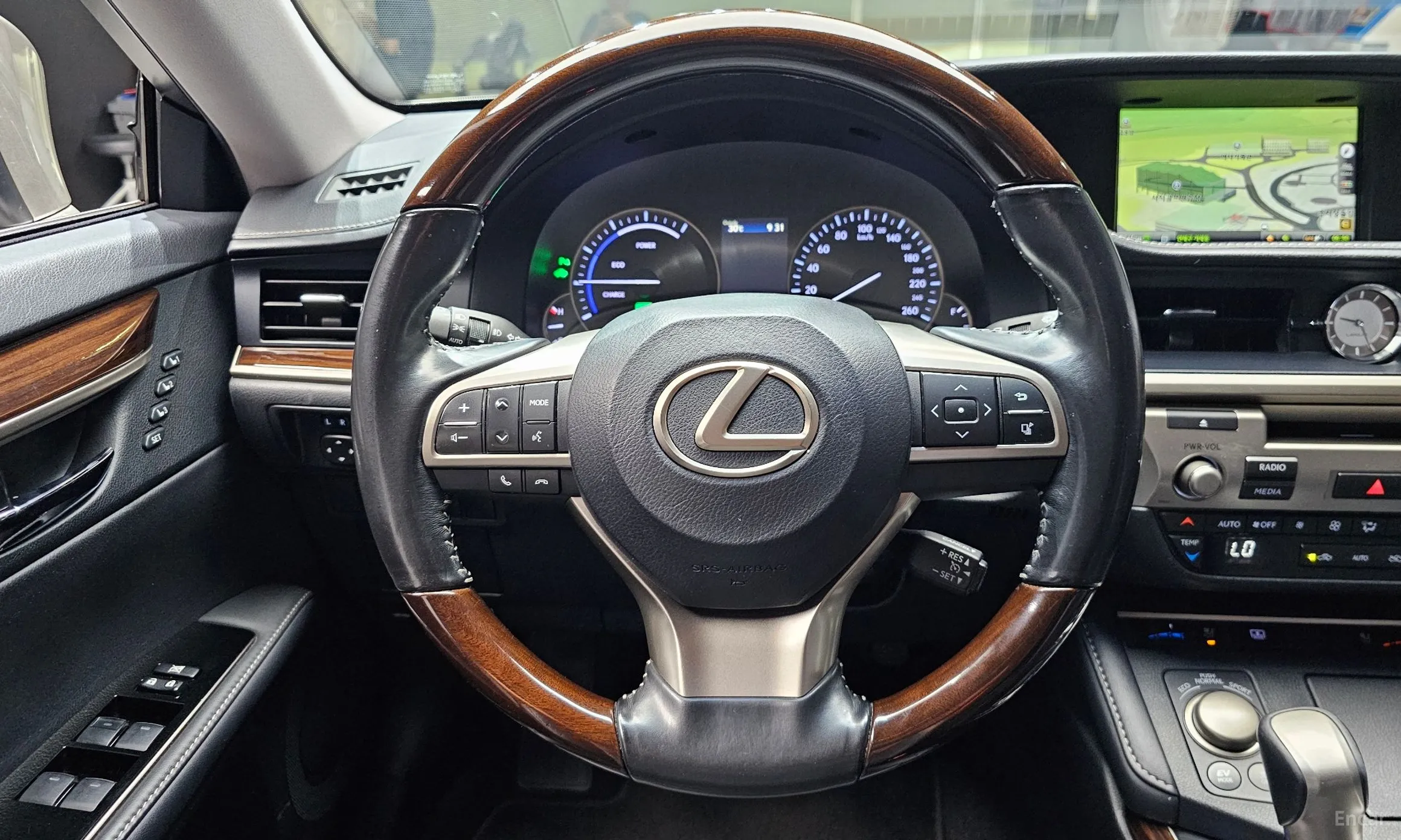 Lexus New ES300h превью 13