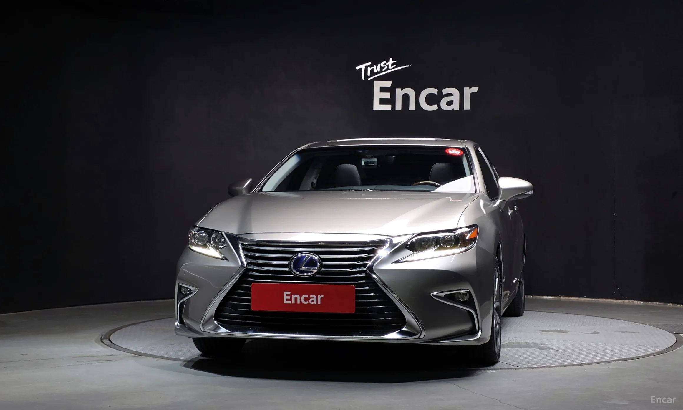 Lexus New ES300h превью 3
