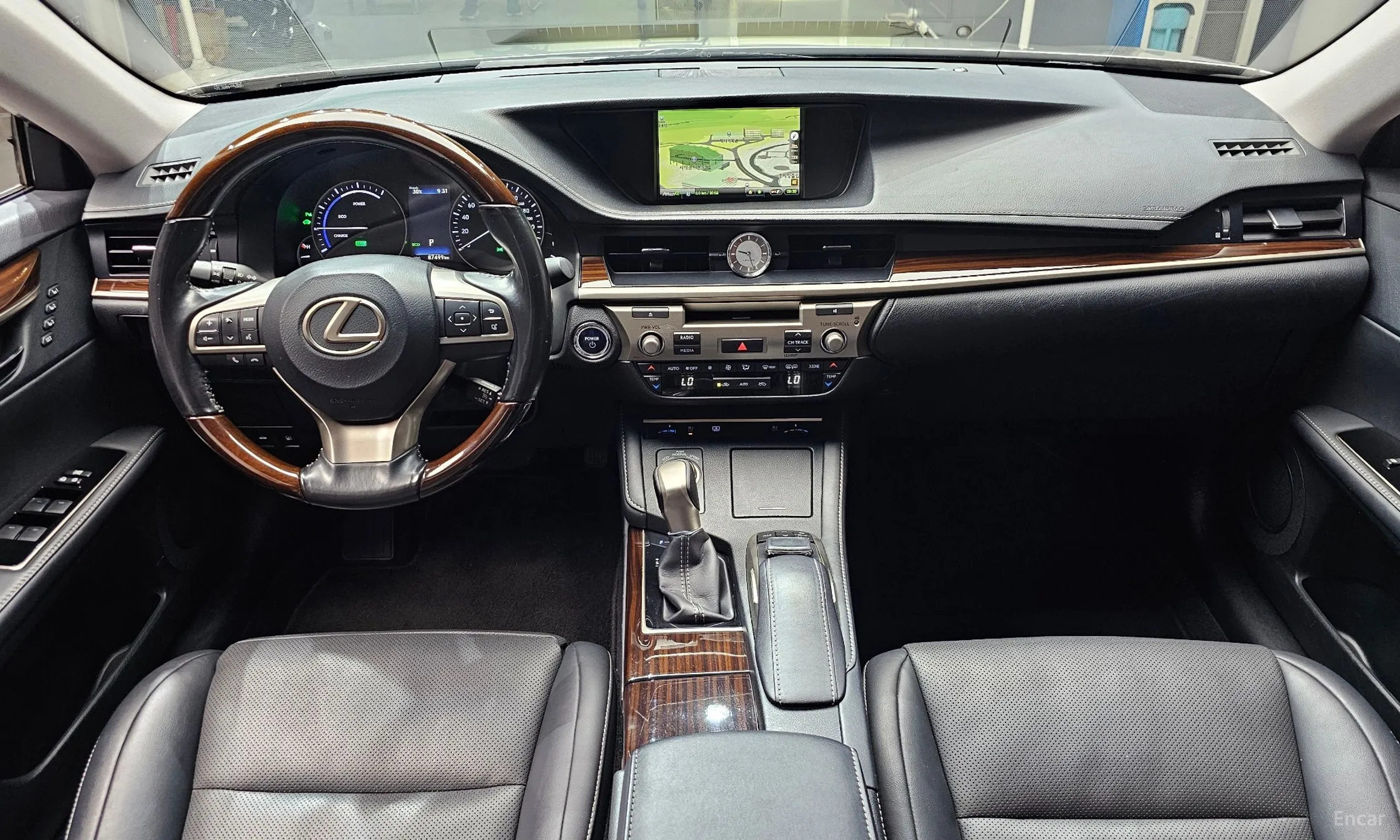 Lexus New ES300h превью 7