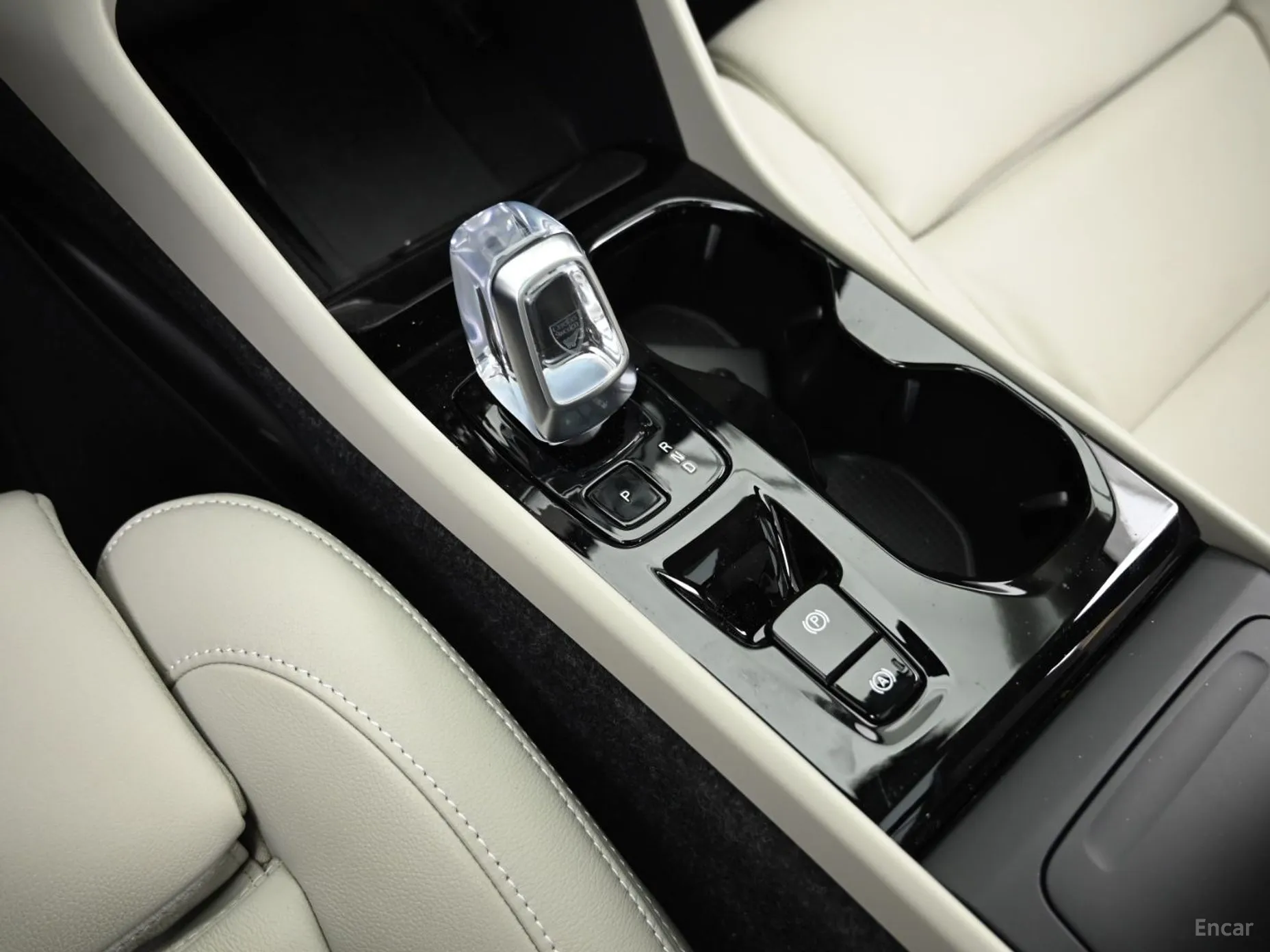 Volvo XC40 превью 9