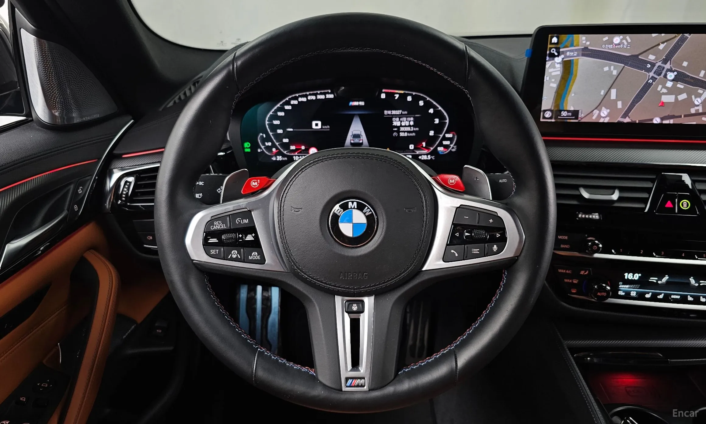 BMW M5 (F90) превью 13