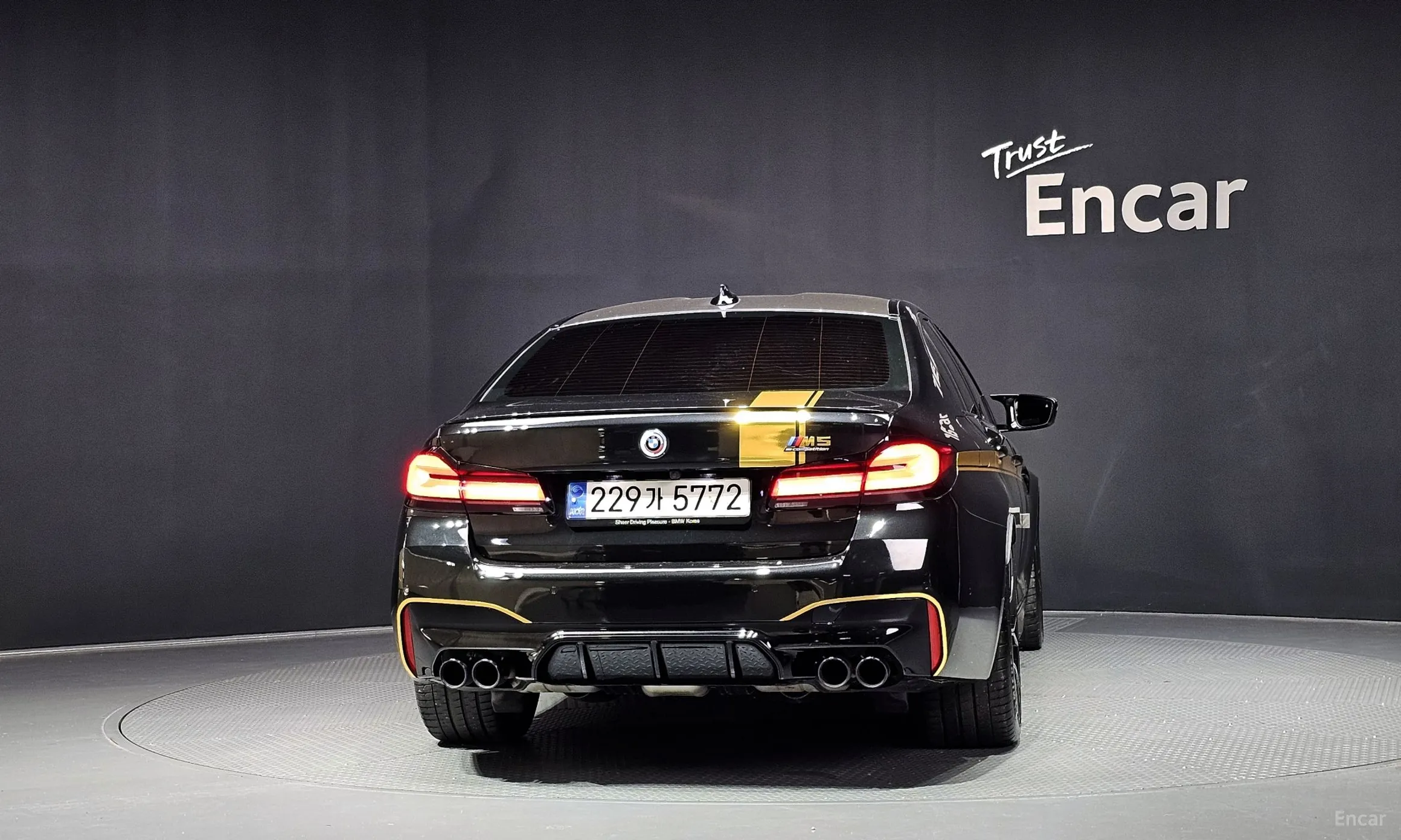 BMW M5 (F90) превью 4