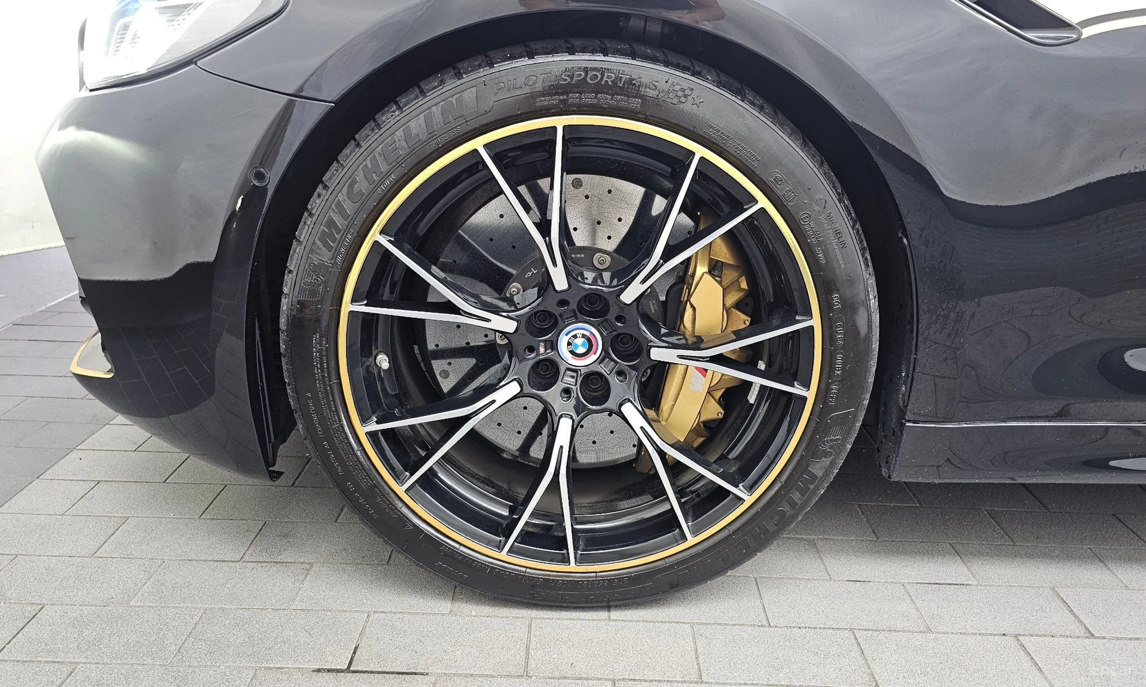 BMW M5 (F90) превью 5