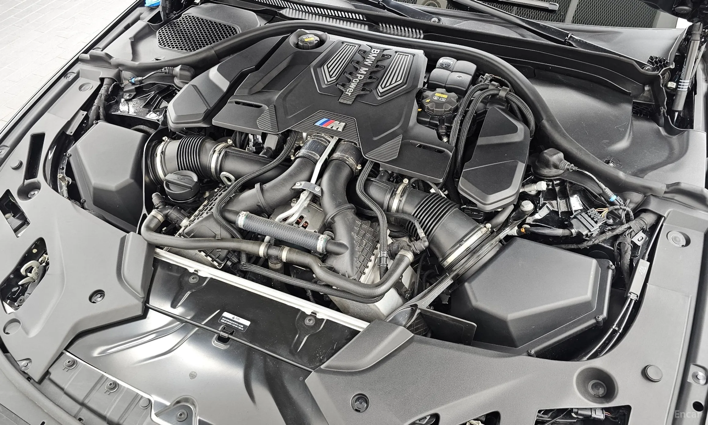BMW M5 (F90) превью 6