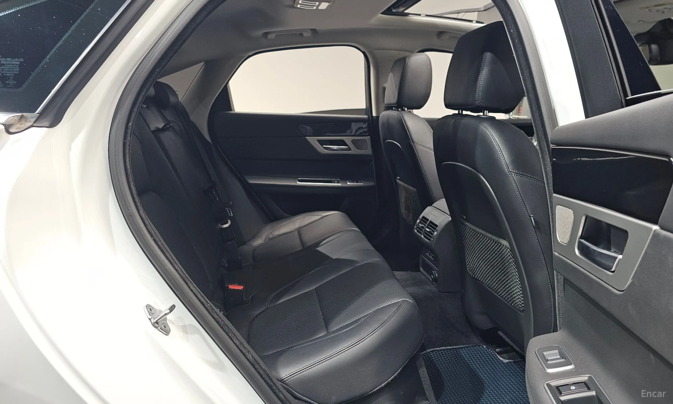 Jaguar XF (x260) превью 11