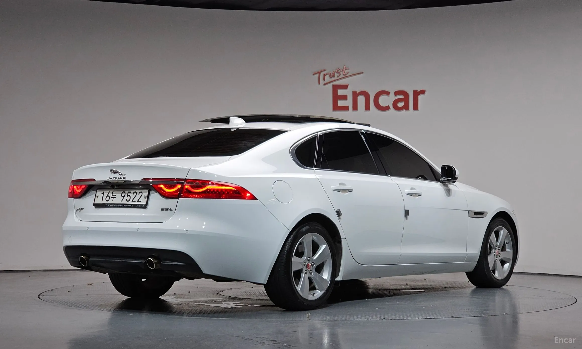 Jaguar XF (x260) превью 2