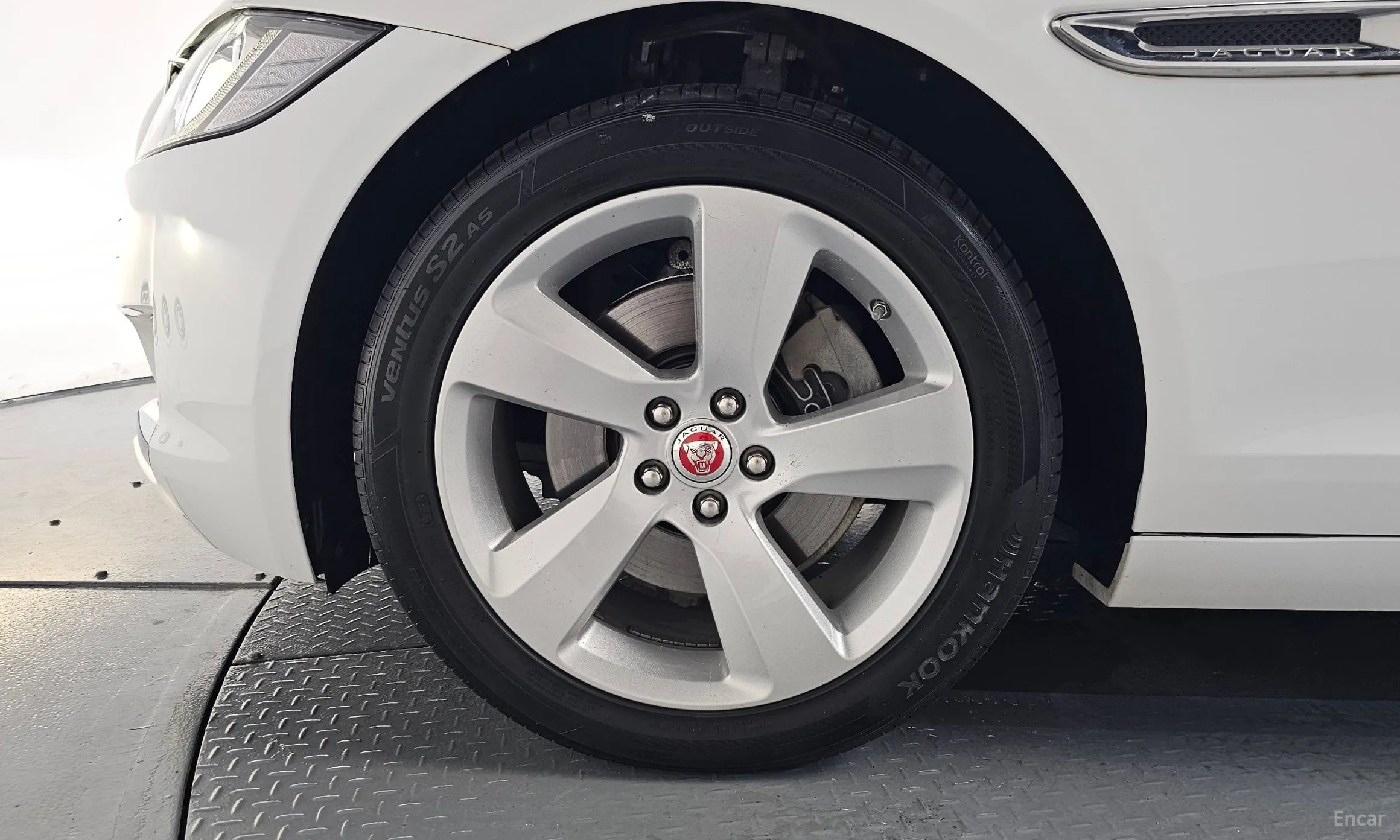 Jaguar XF (x260) превью 5