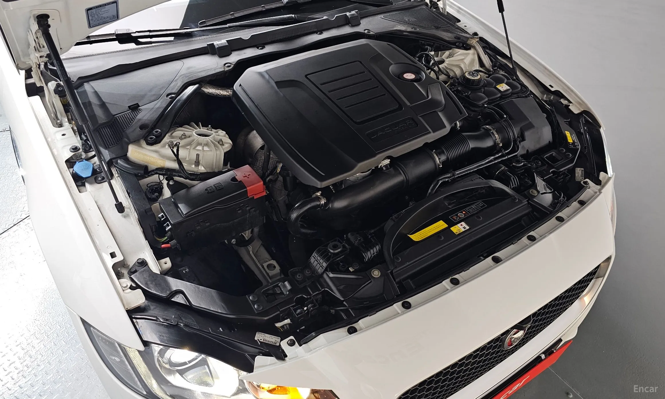 Jaguar XF (x260) превью 6
