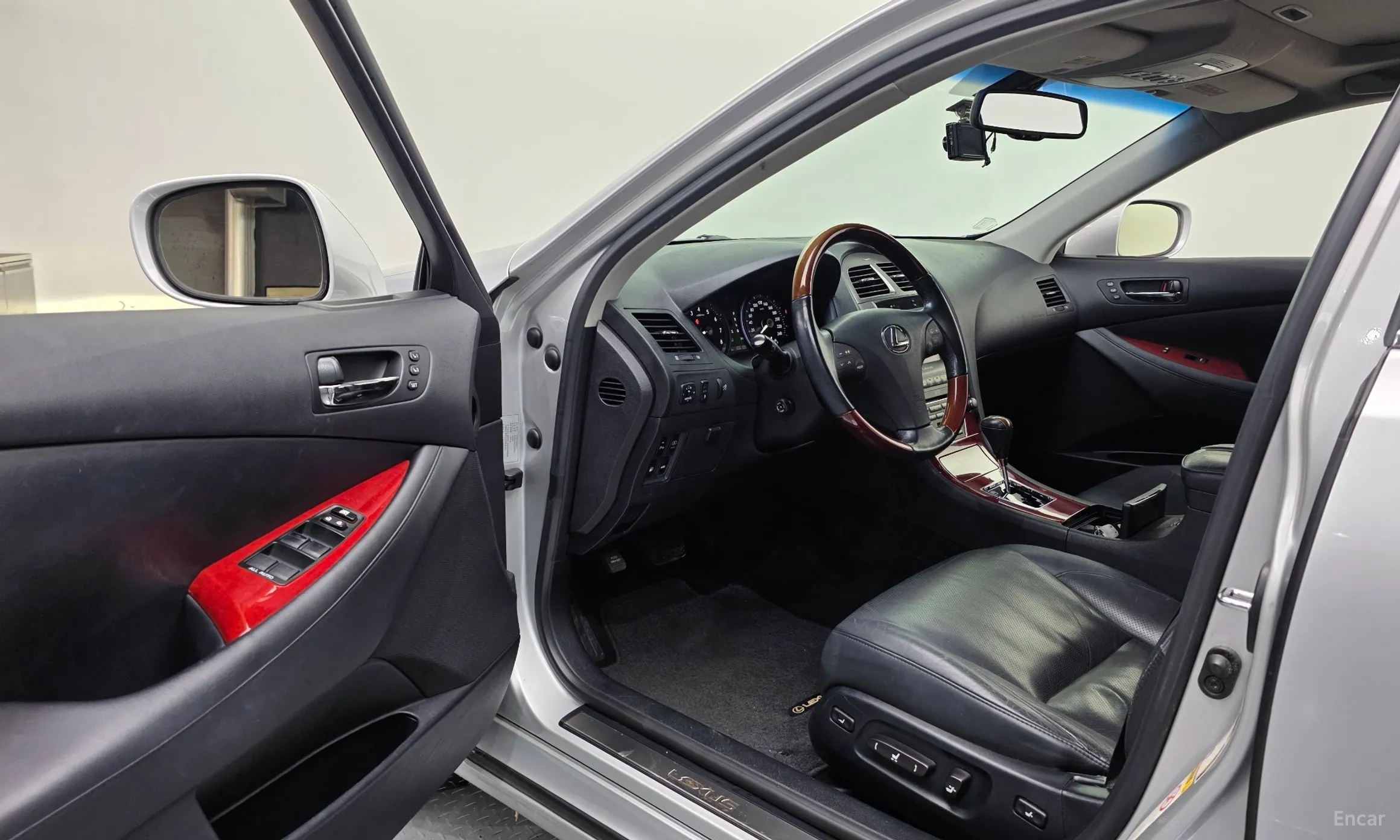 Lexus ES350 превью 10