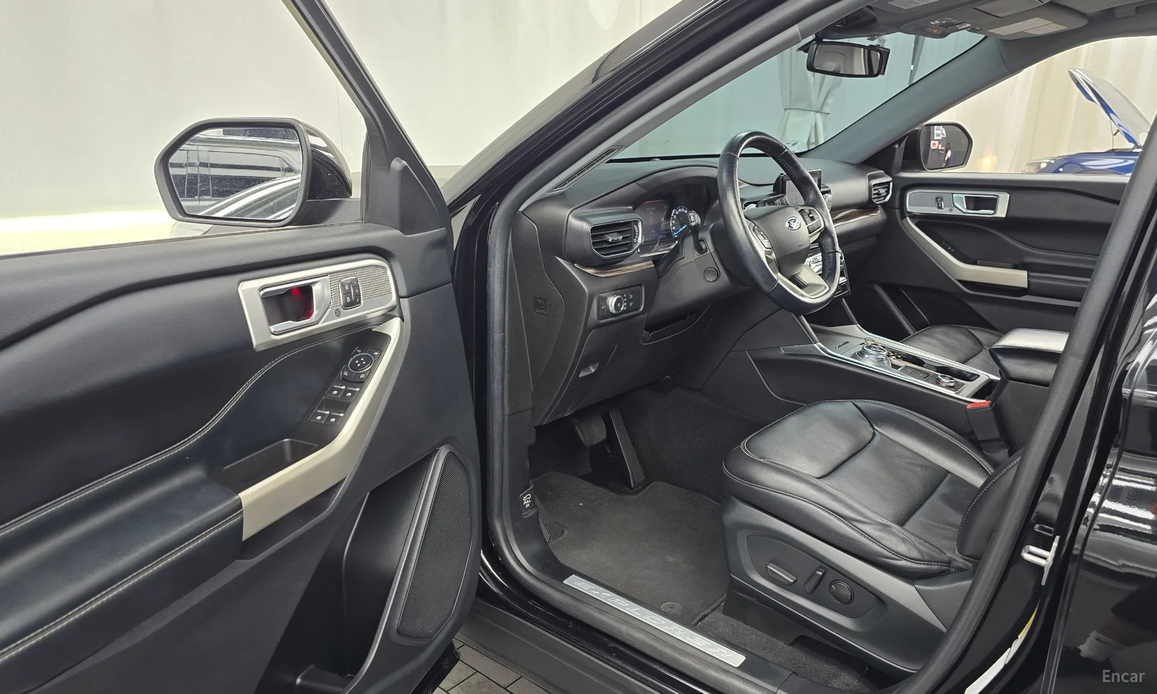 Ford Explorer 6th Generation превью 10
