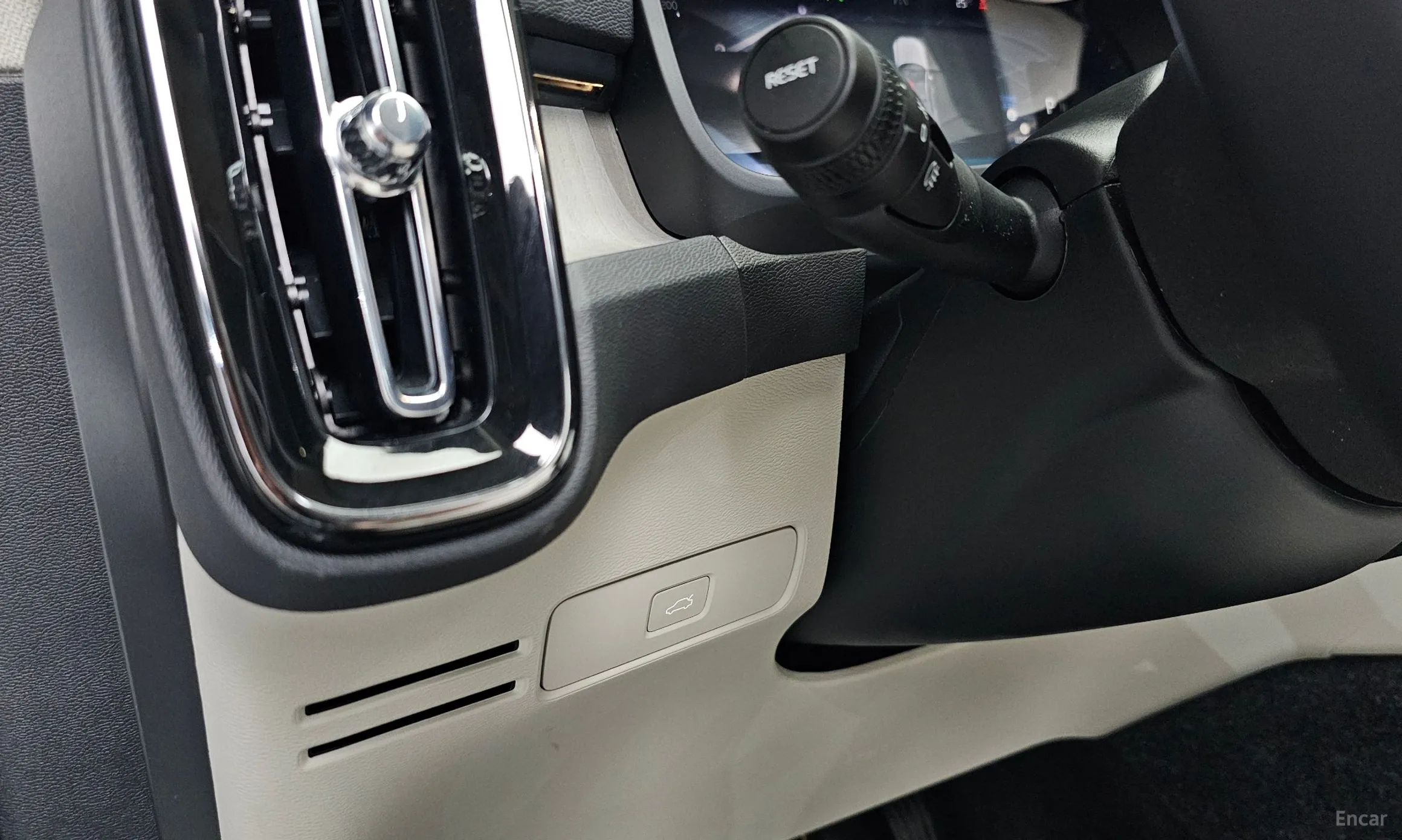 Volvo XC40 превью 14