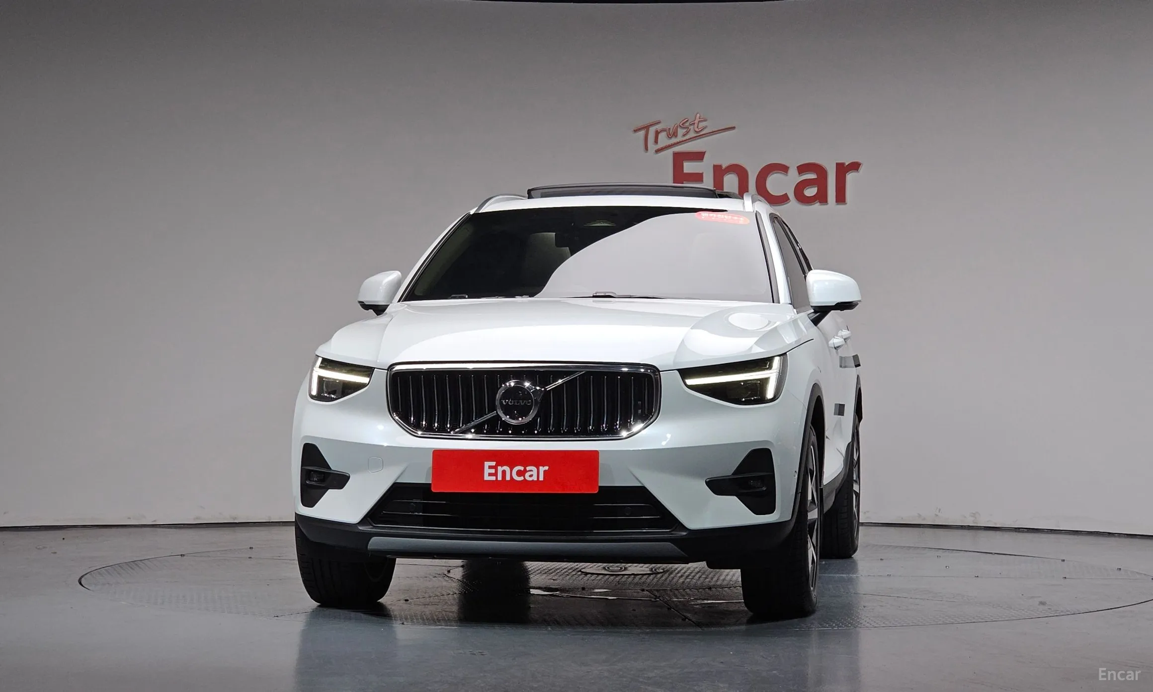Volvo XC40 превью 3