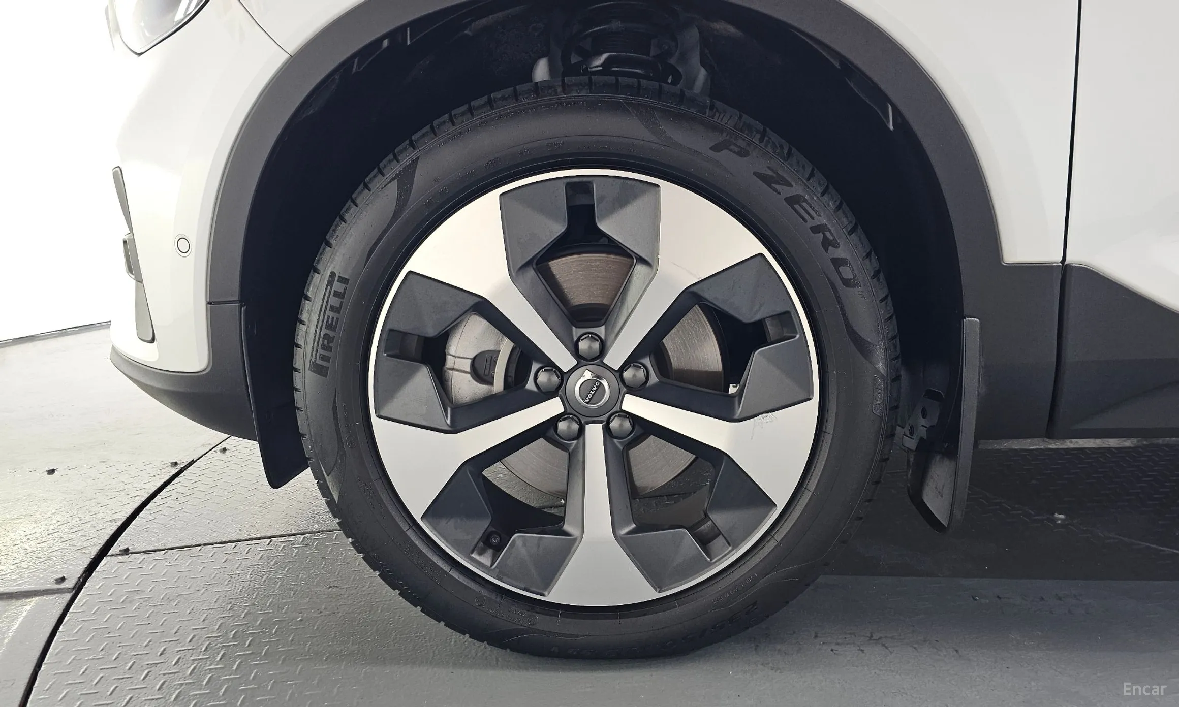 Volvo XC40 превью 5